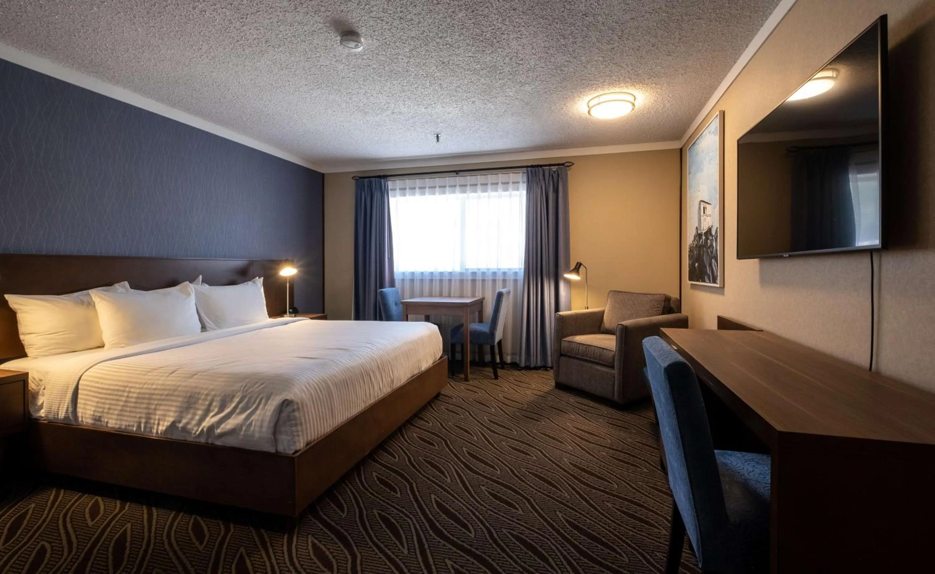 Photo of the whole room, Bed in Prestige Mountain Resort Rossland