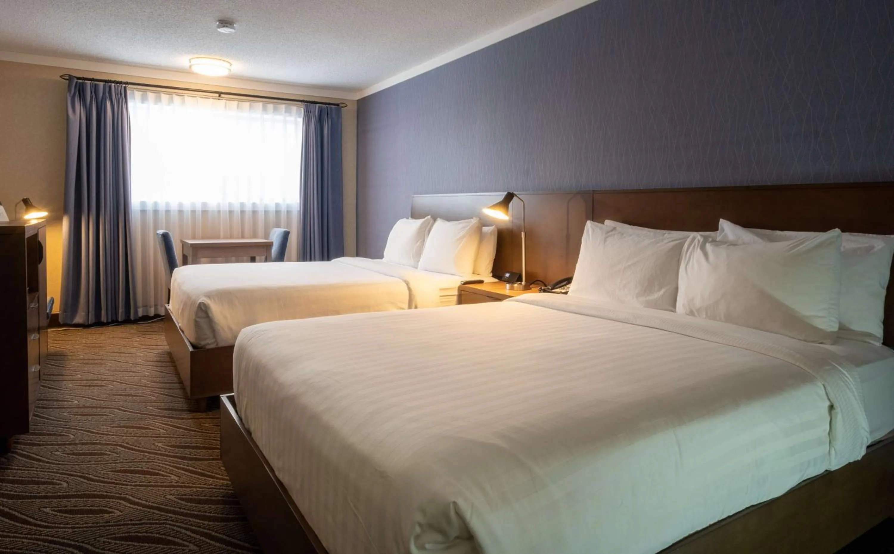 Bedroom, Bed in Prestige Mountain Resort Rossland