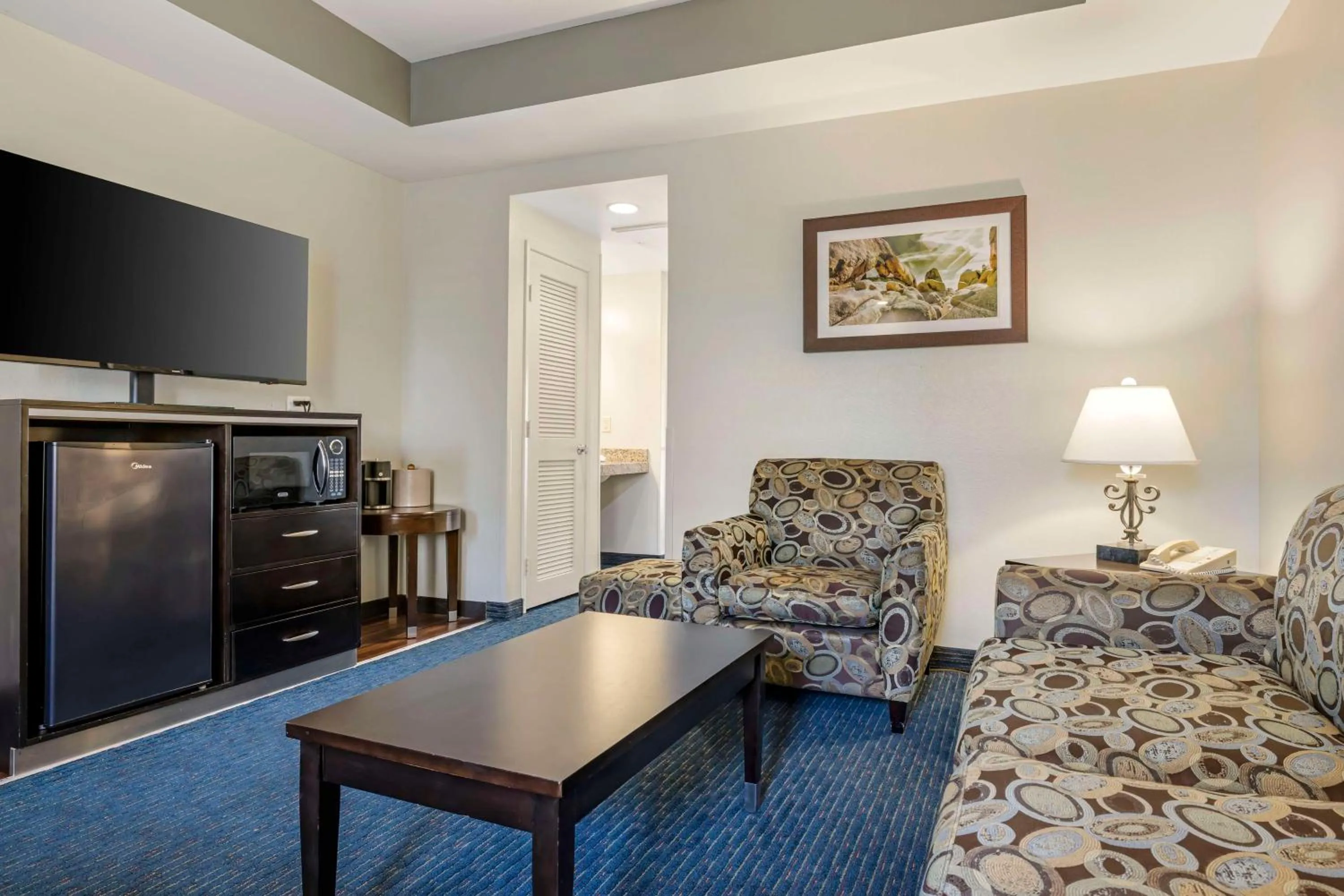 Photo of the whole room in Best Western Plus Palm Desert Resort