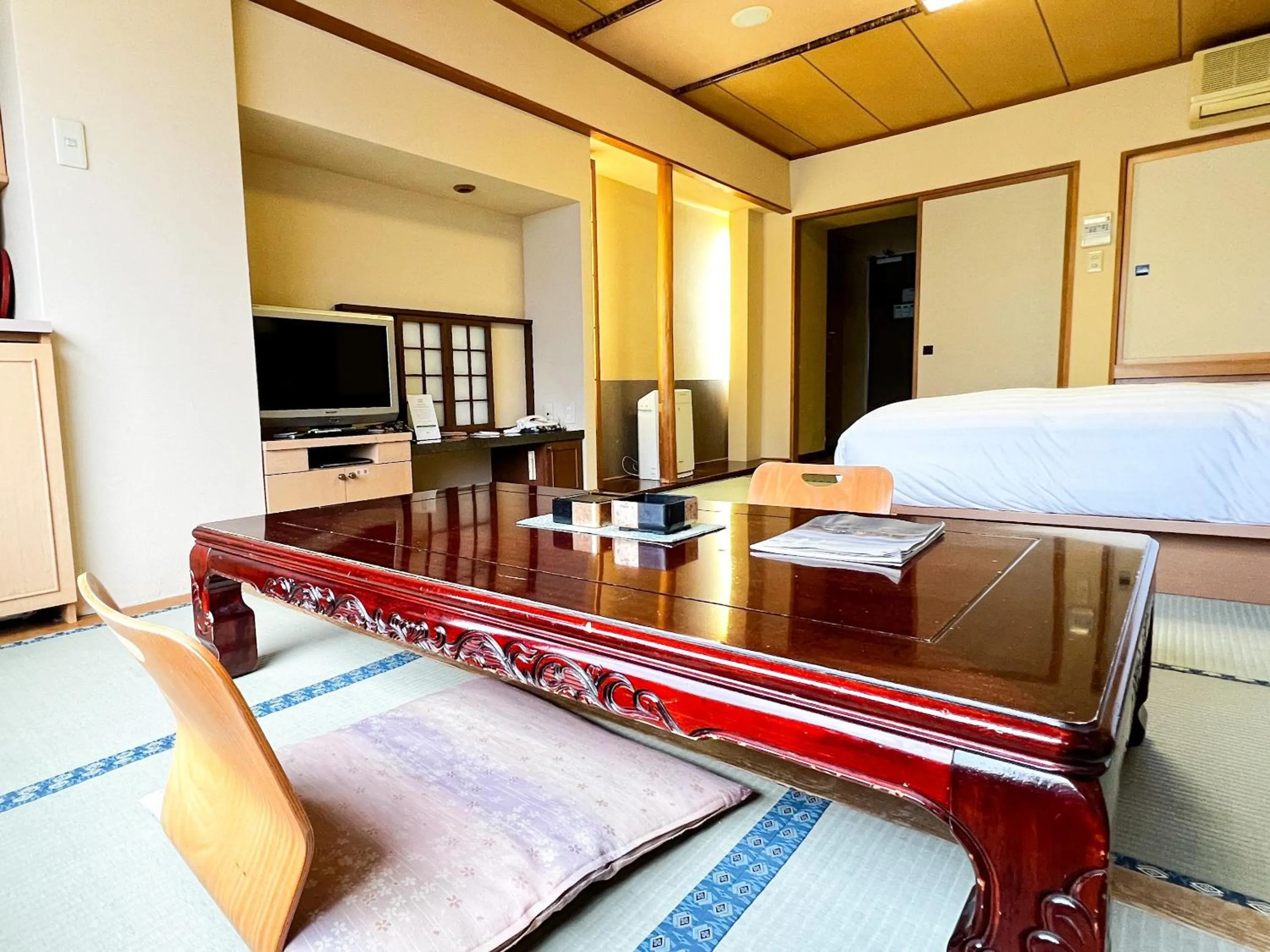 Photo of the whole room in THE FOREST AKAN Tsuruga Resort