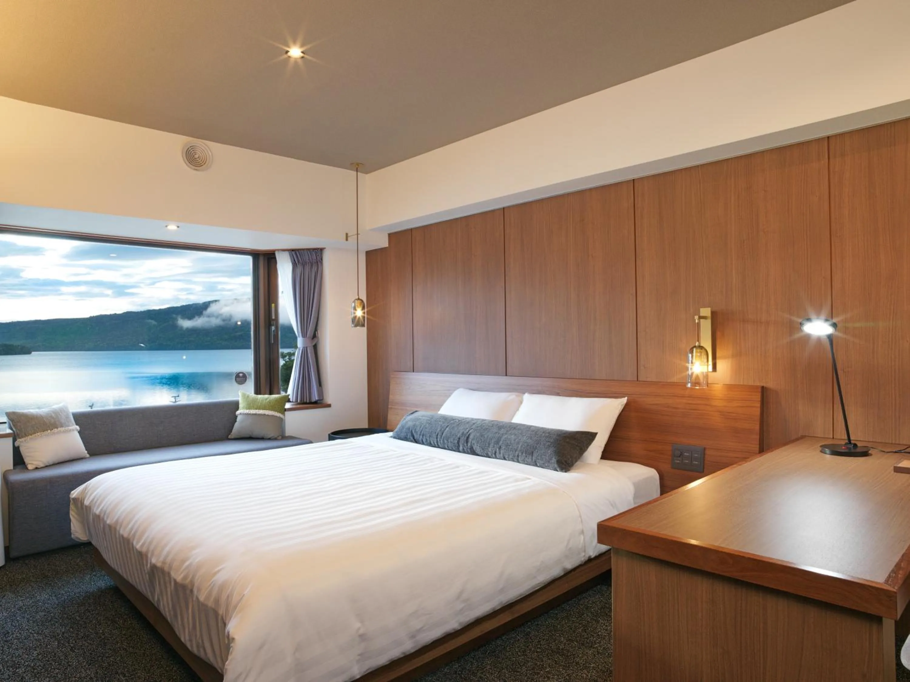 Photo of the whole room, Bed in THE FOREST AKAN Tsuruga Resort