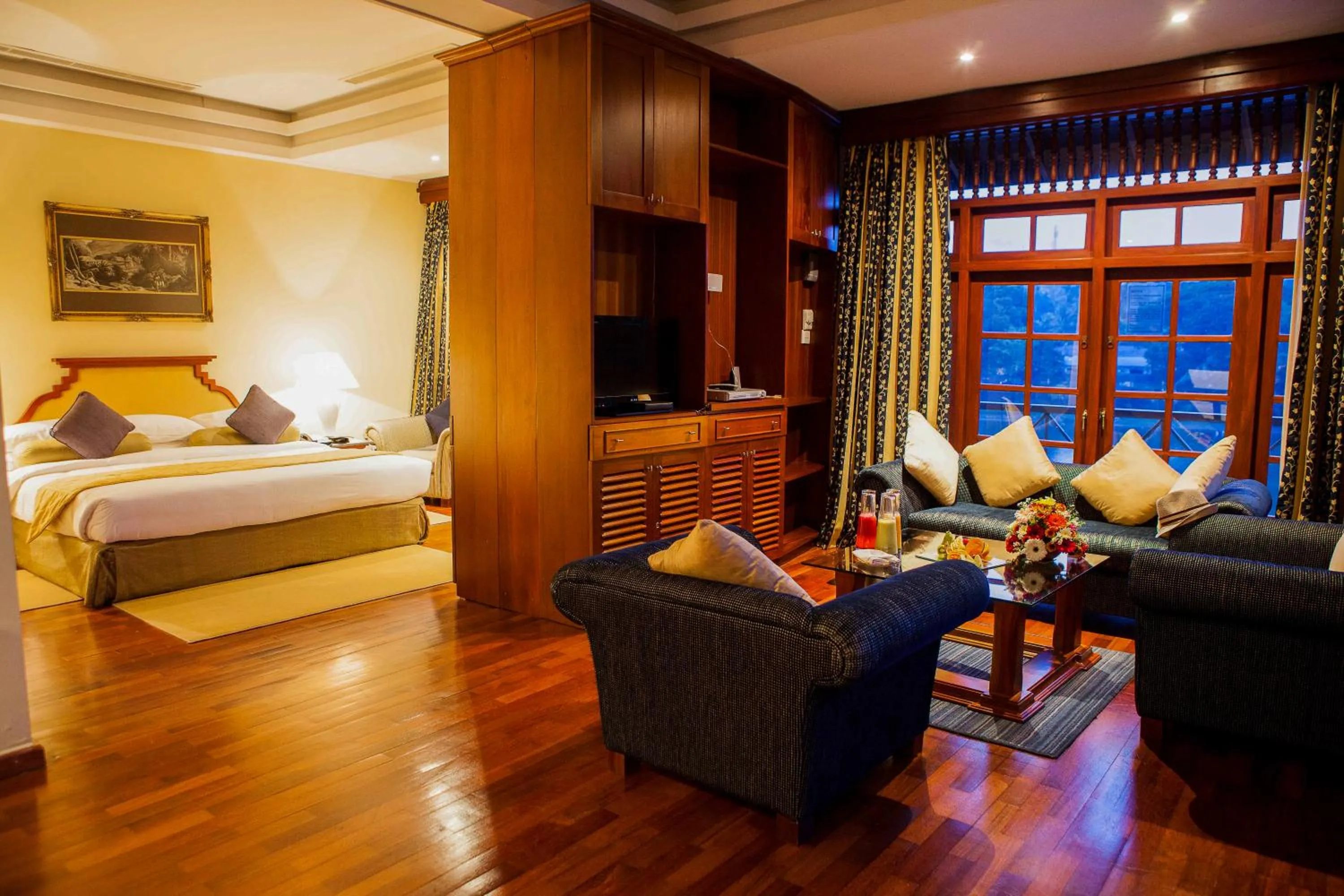 Bedroom, Bed in Mahaweli Reach Hotel