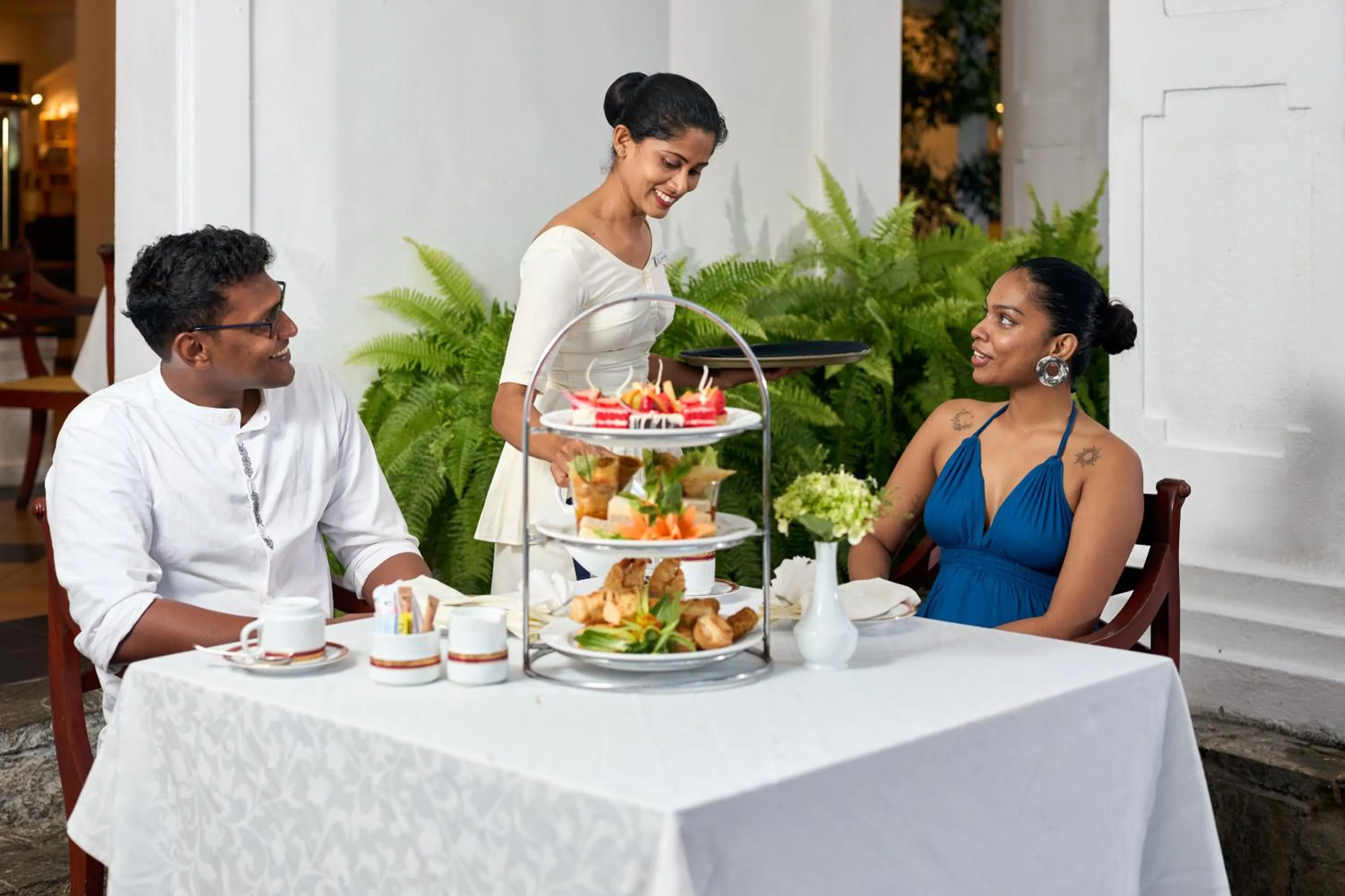 Restaurant/places to eat in Mahaweli Reach Hotel