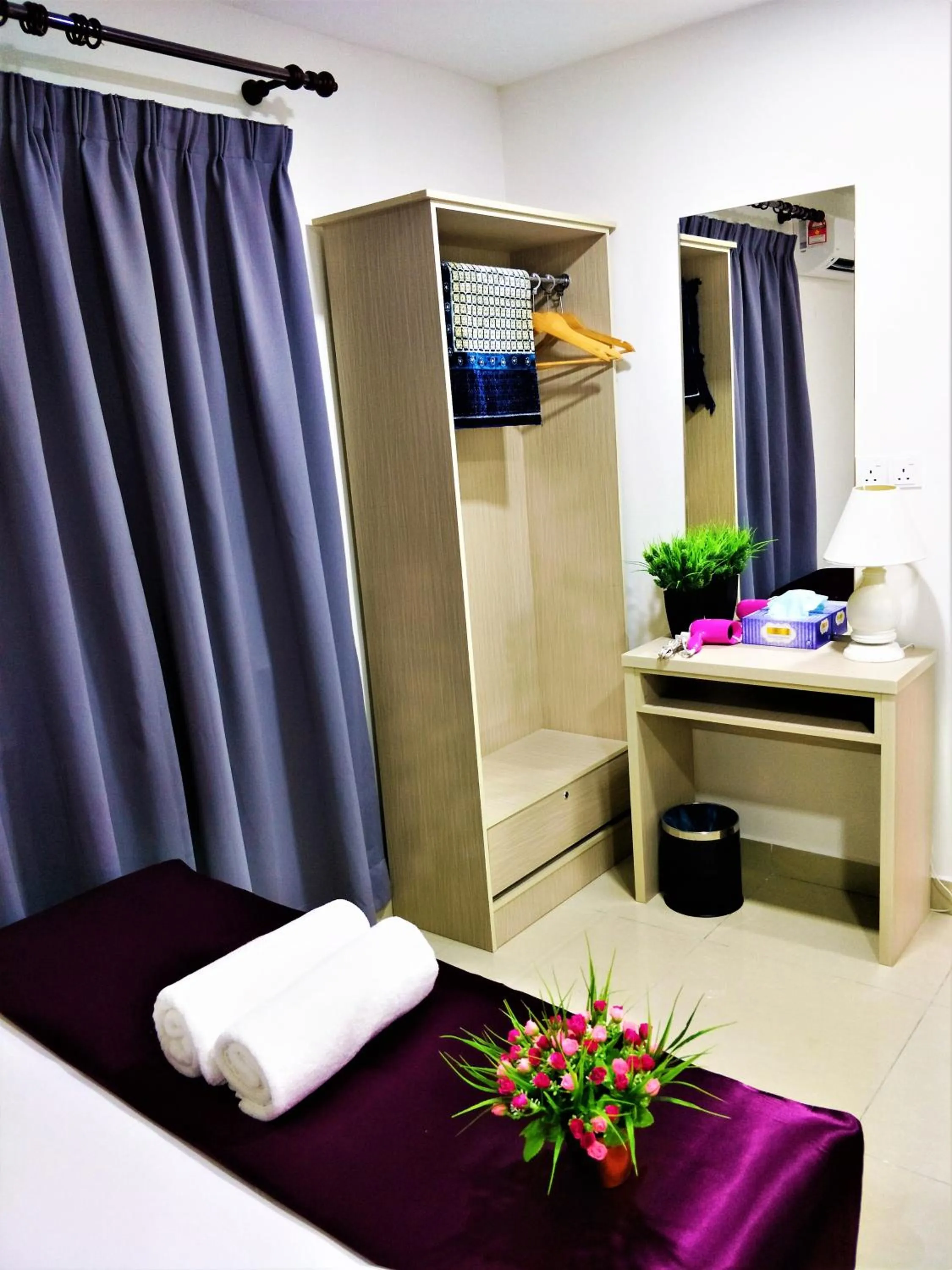 wardrobe, Bed in CITI HOTEL @ KL SENTRAL