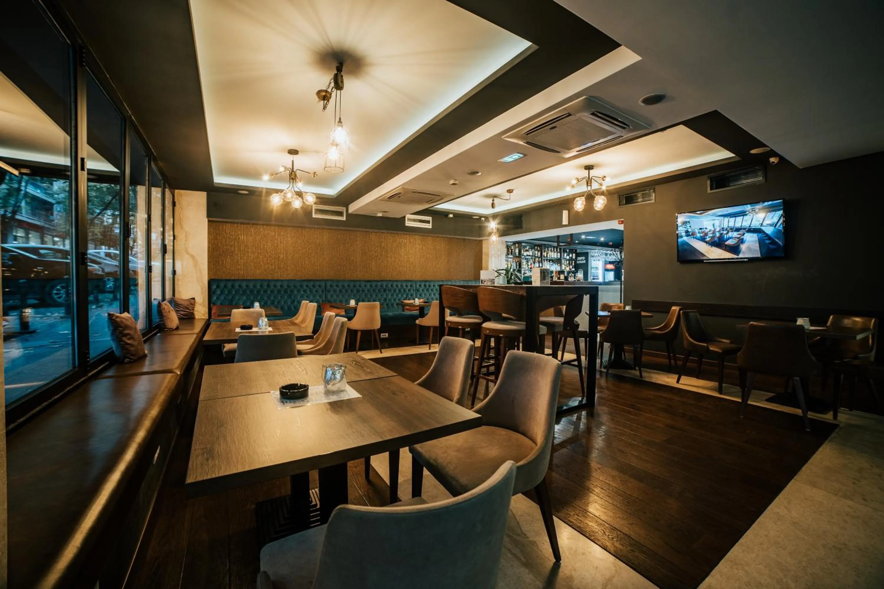 Restaurant/places to eat in MARK Hotel