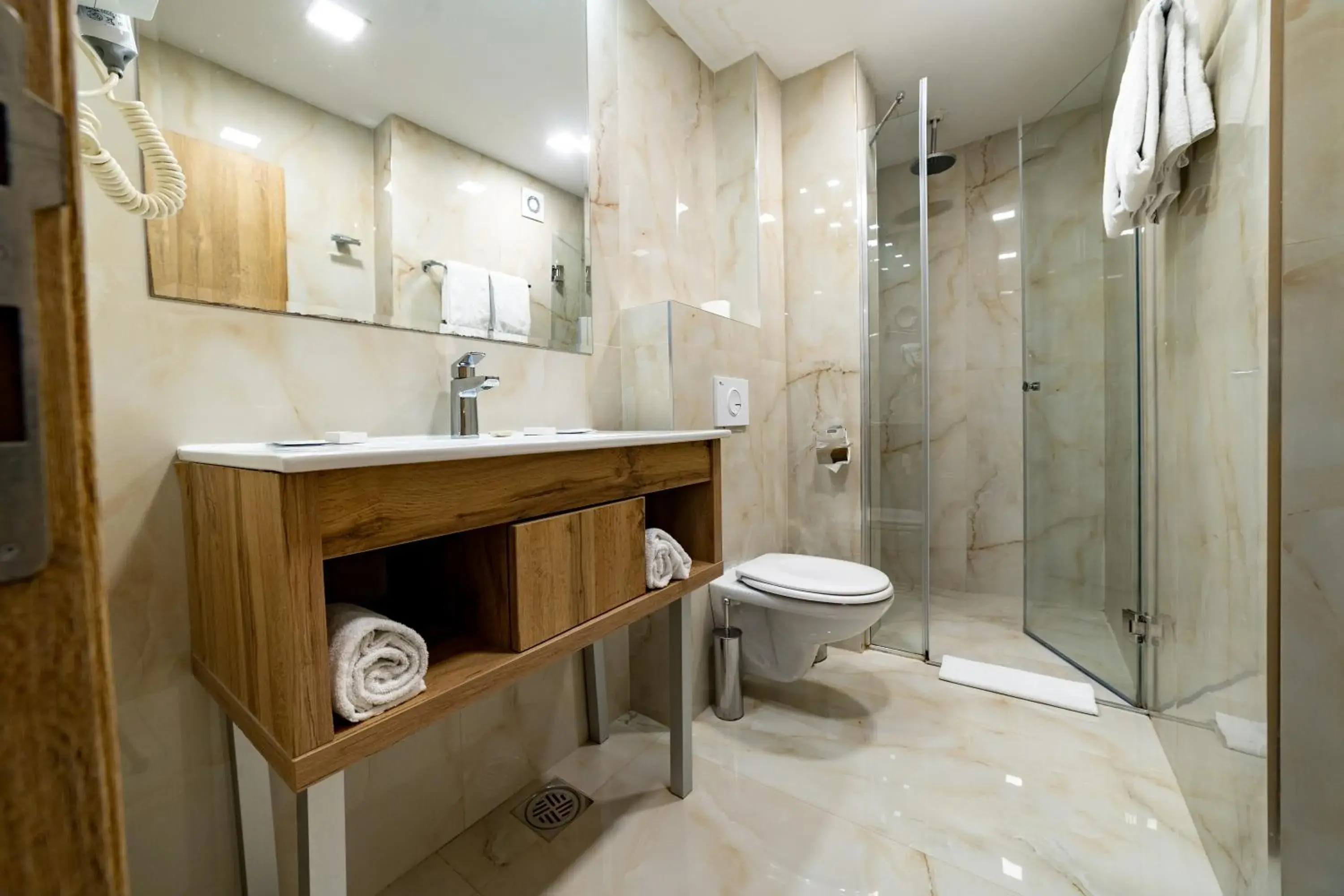 Deluxe Double or Twin Room in MARK Hotel Deluxe Double or Twin Room in MARK Hotel