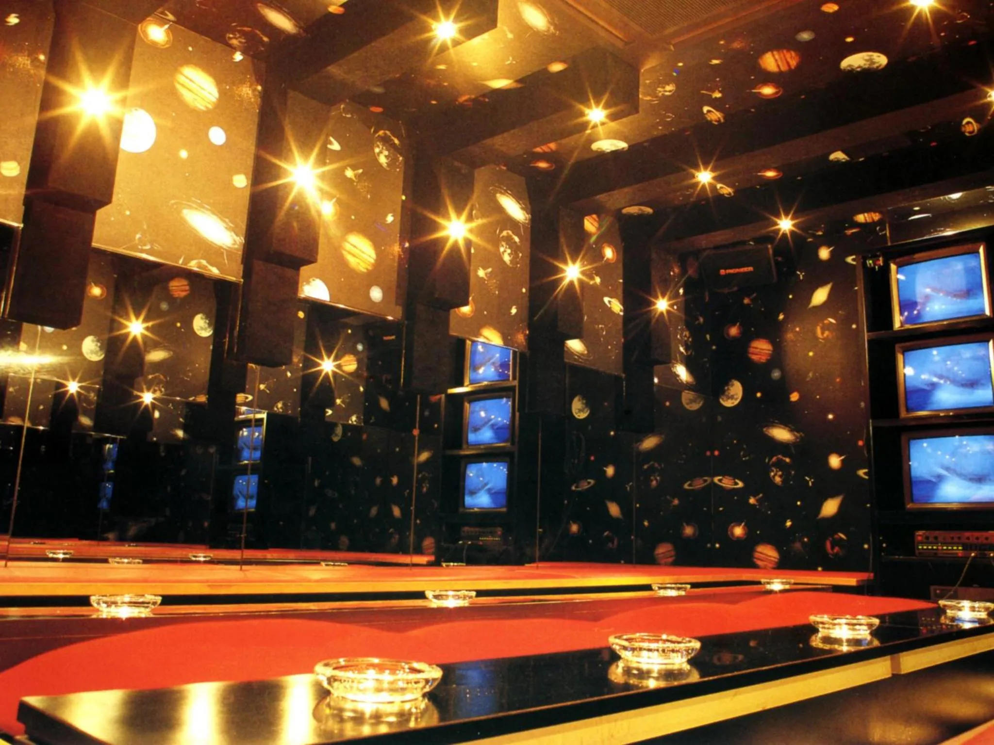 Karaoke in Hotel Ravie Kawaryo