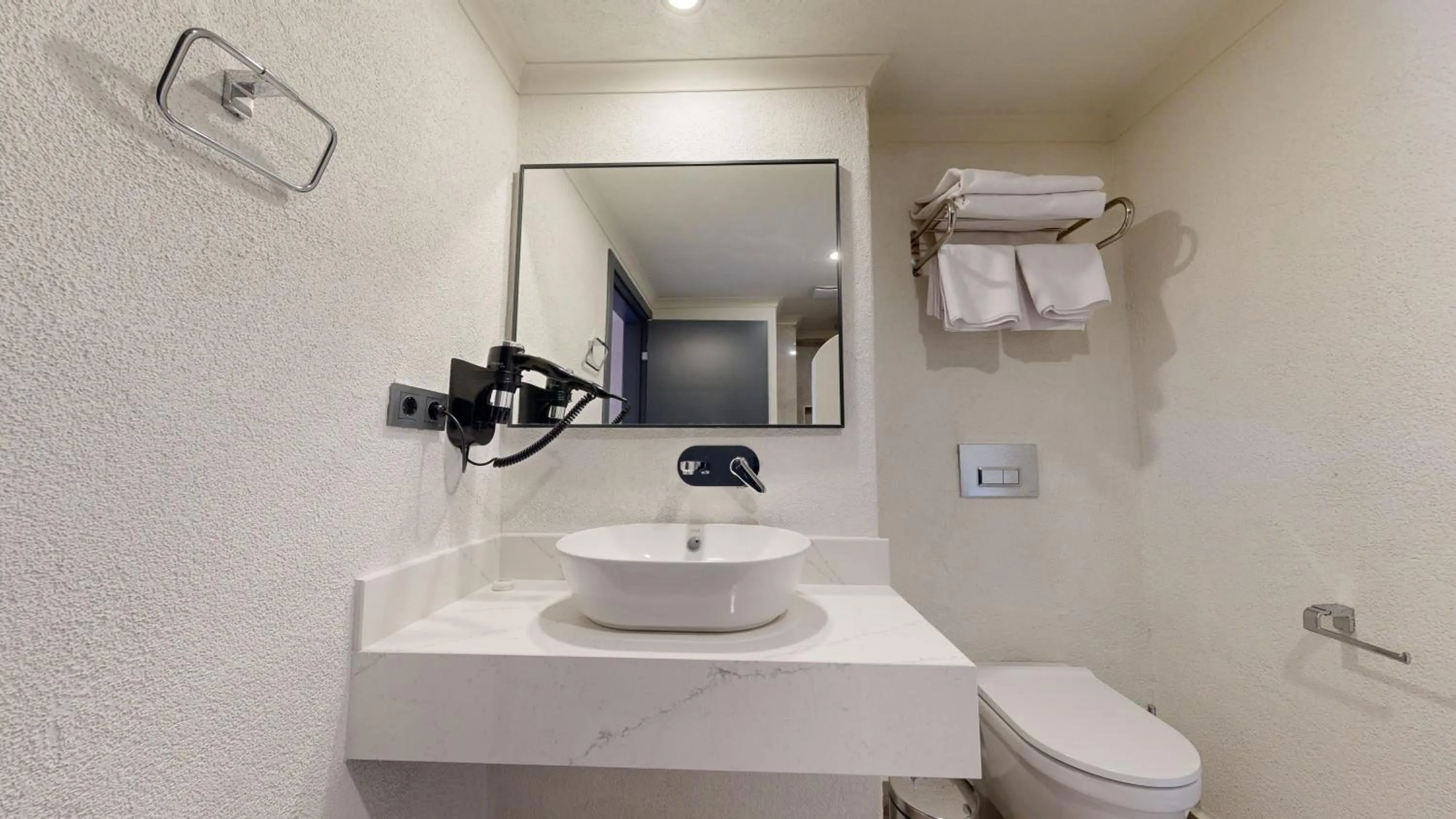 Toilet in Unsal Hotel