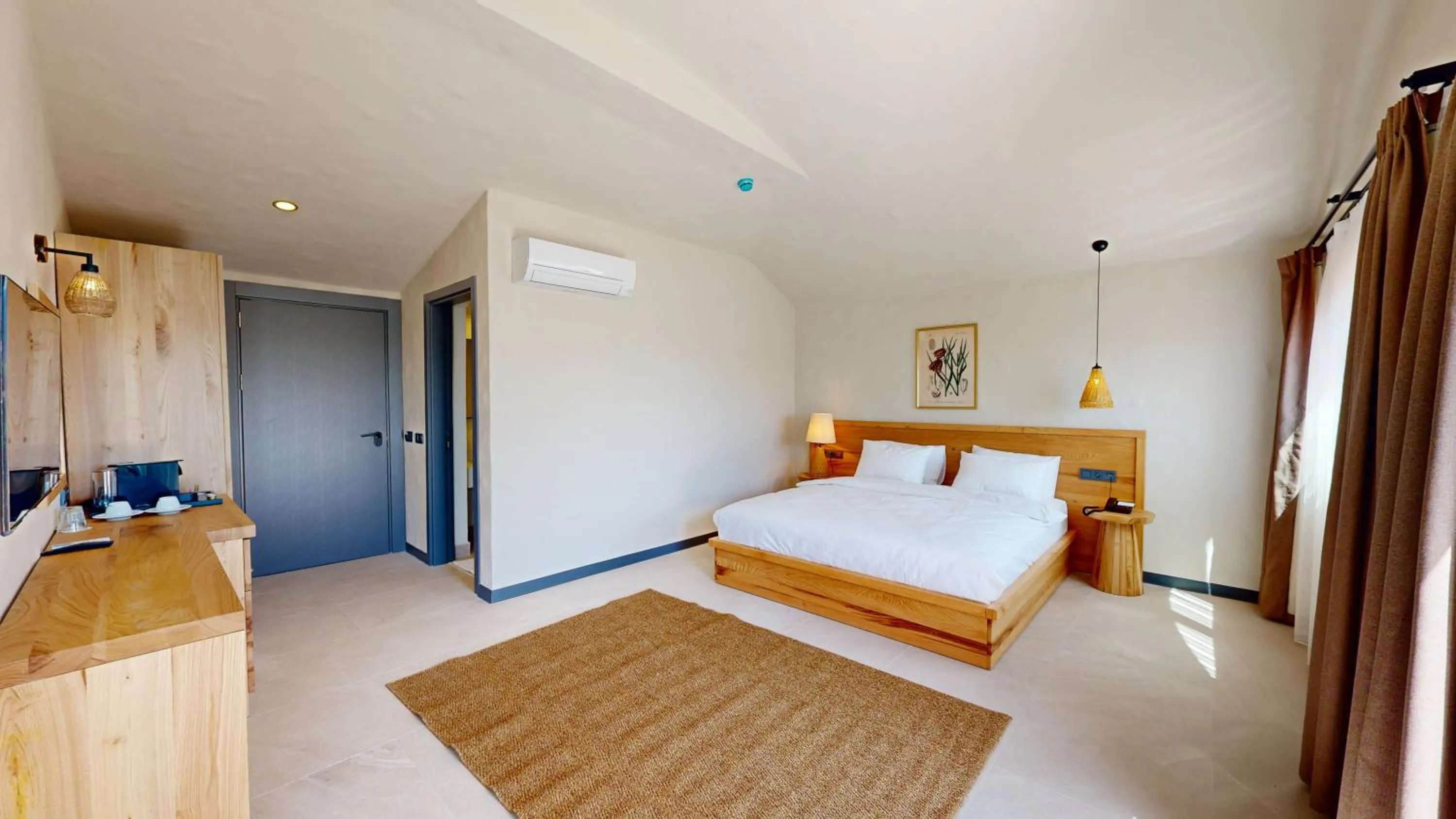 Bedroom, Bed in Unsal Hotel