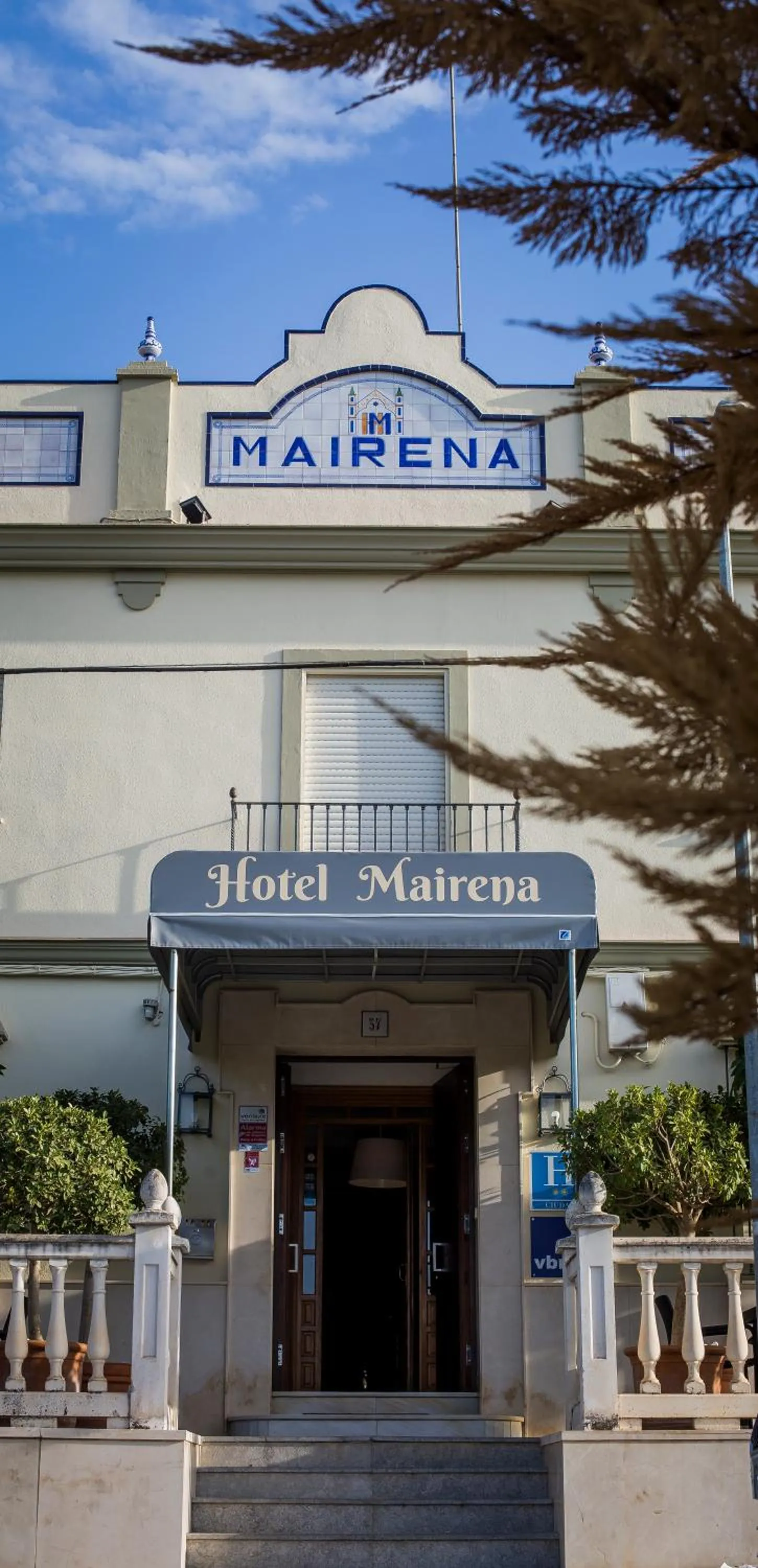 Facade/entrance in Hotel Mairena