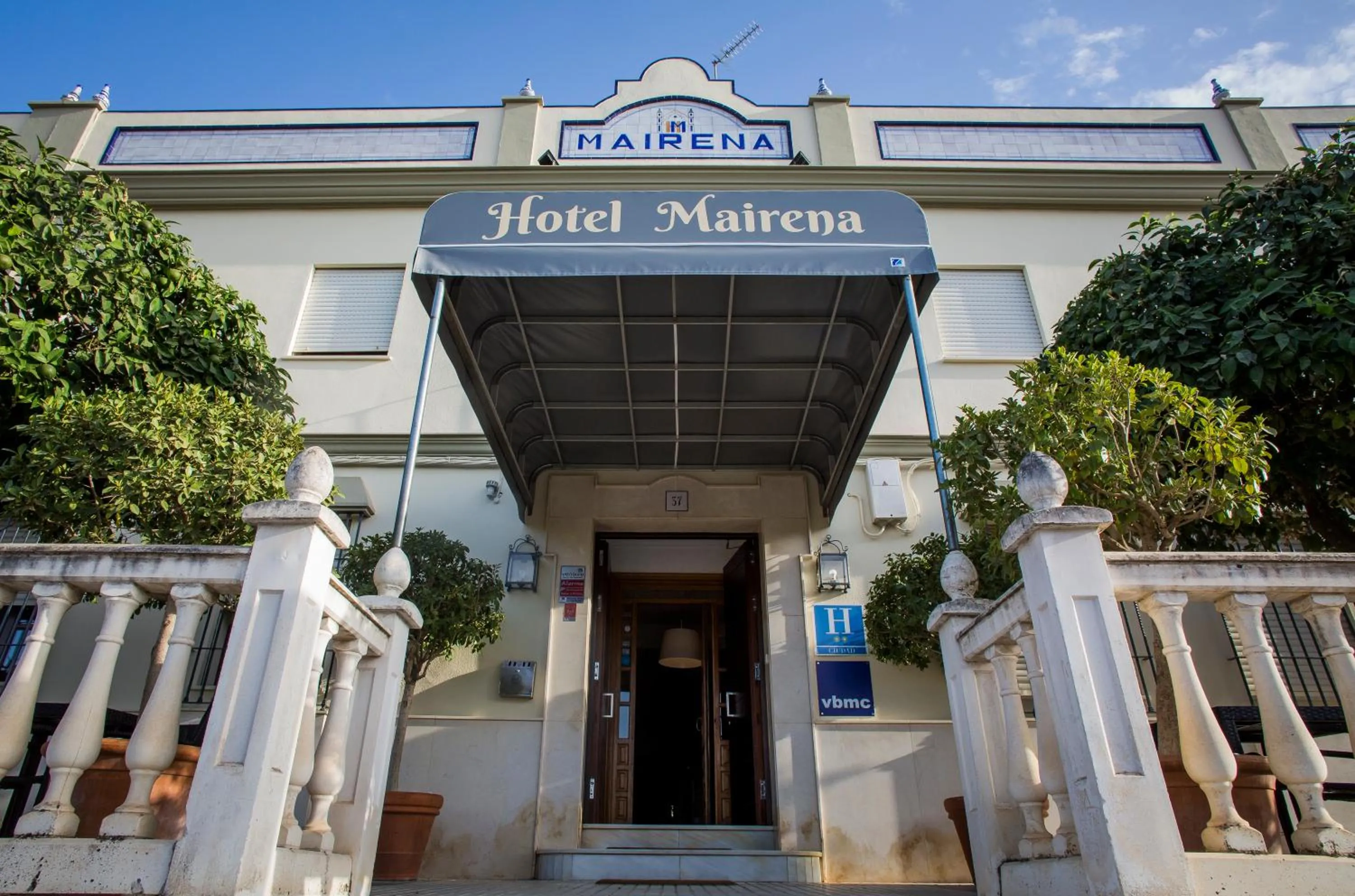 Facade/entrance in Hotel Mairena