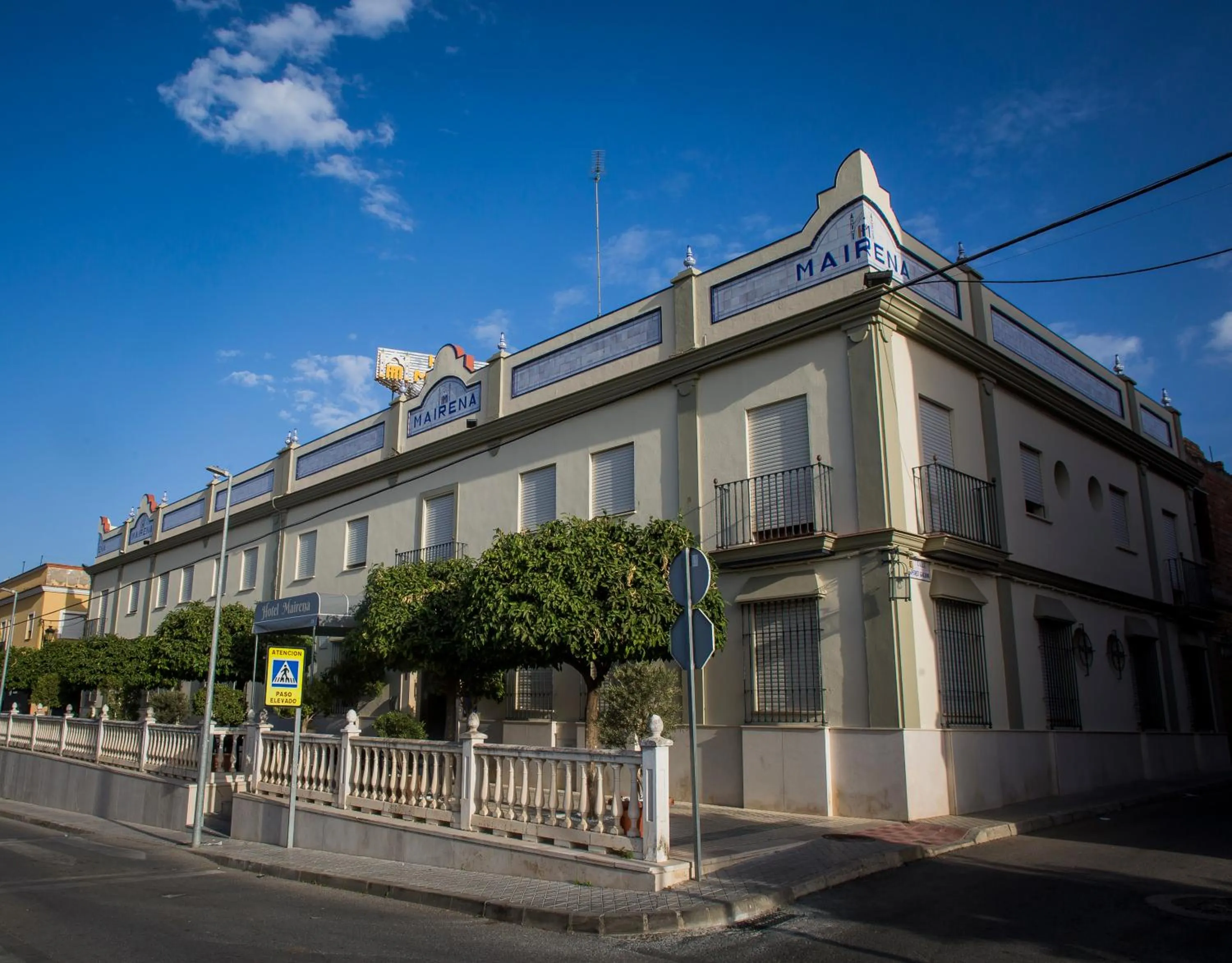 Facade/entrance in Hotel Mairena