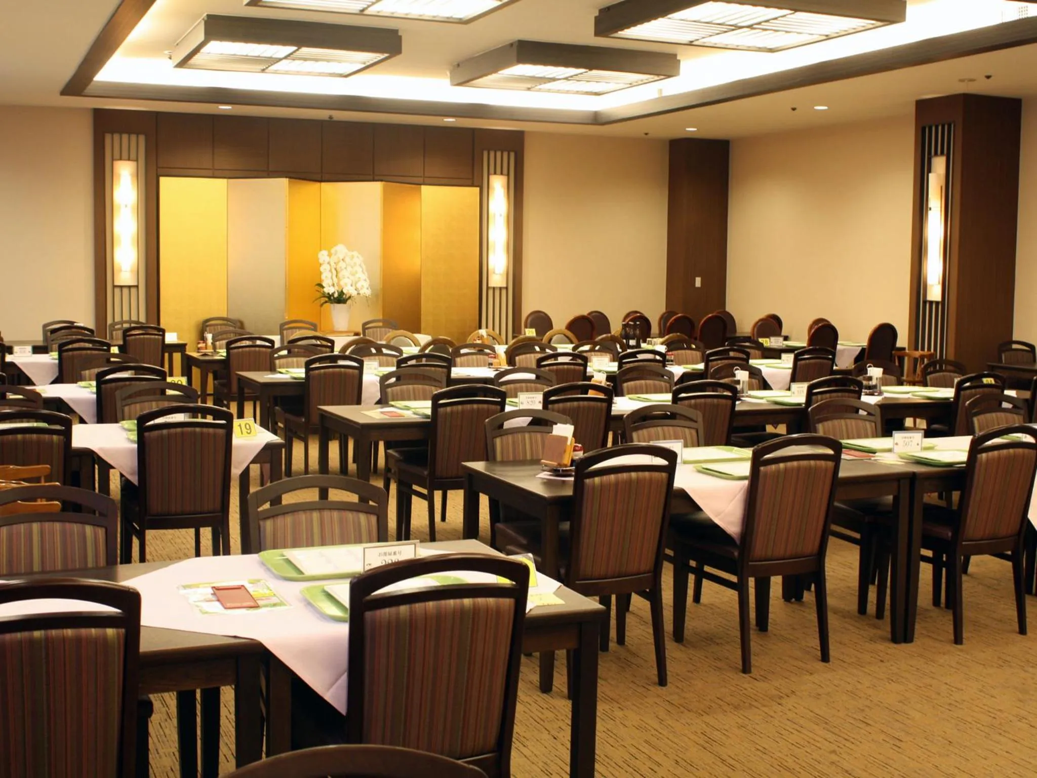 Restaurant/places to eat in Hotel Kirishima Castle