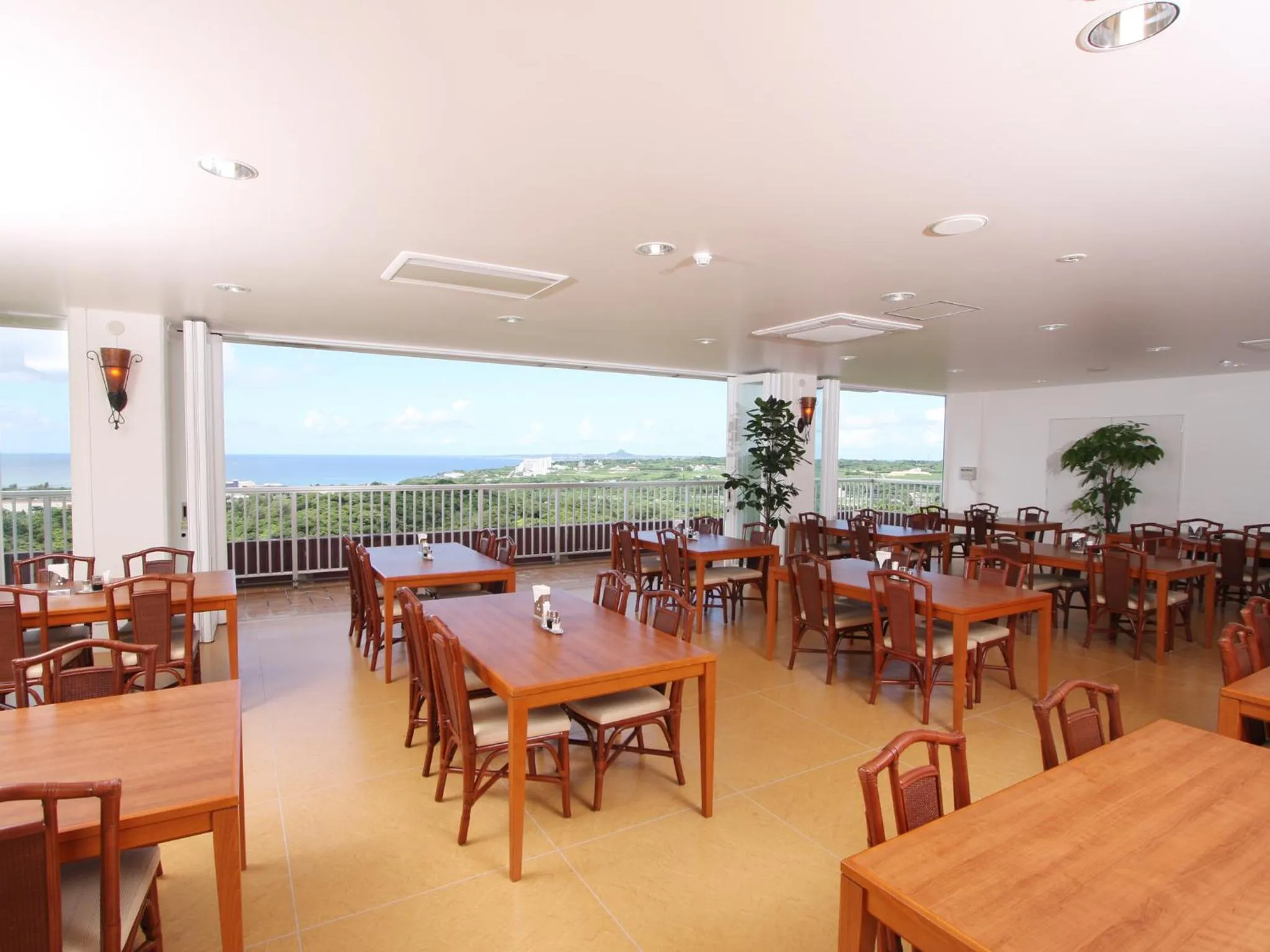 Restaurant/places to eat in Motobu Green Park and Golf Course