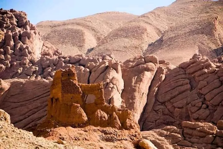 Hiking in kasbah Ait arbi