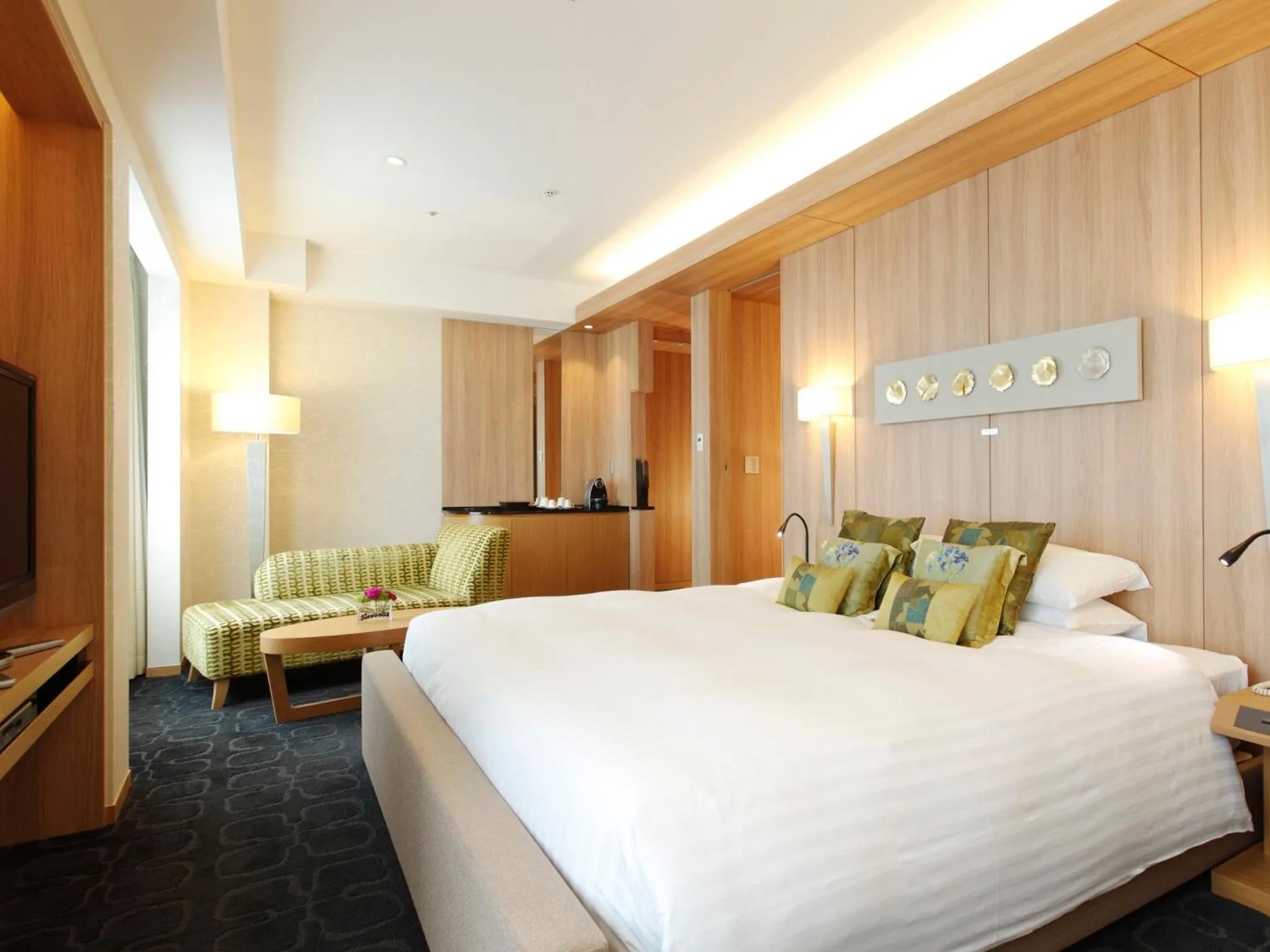 Photo of the whole room, Bed in Hotel Nikko Kanazawa