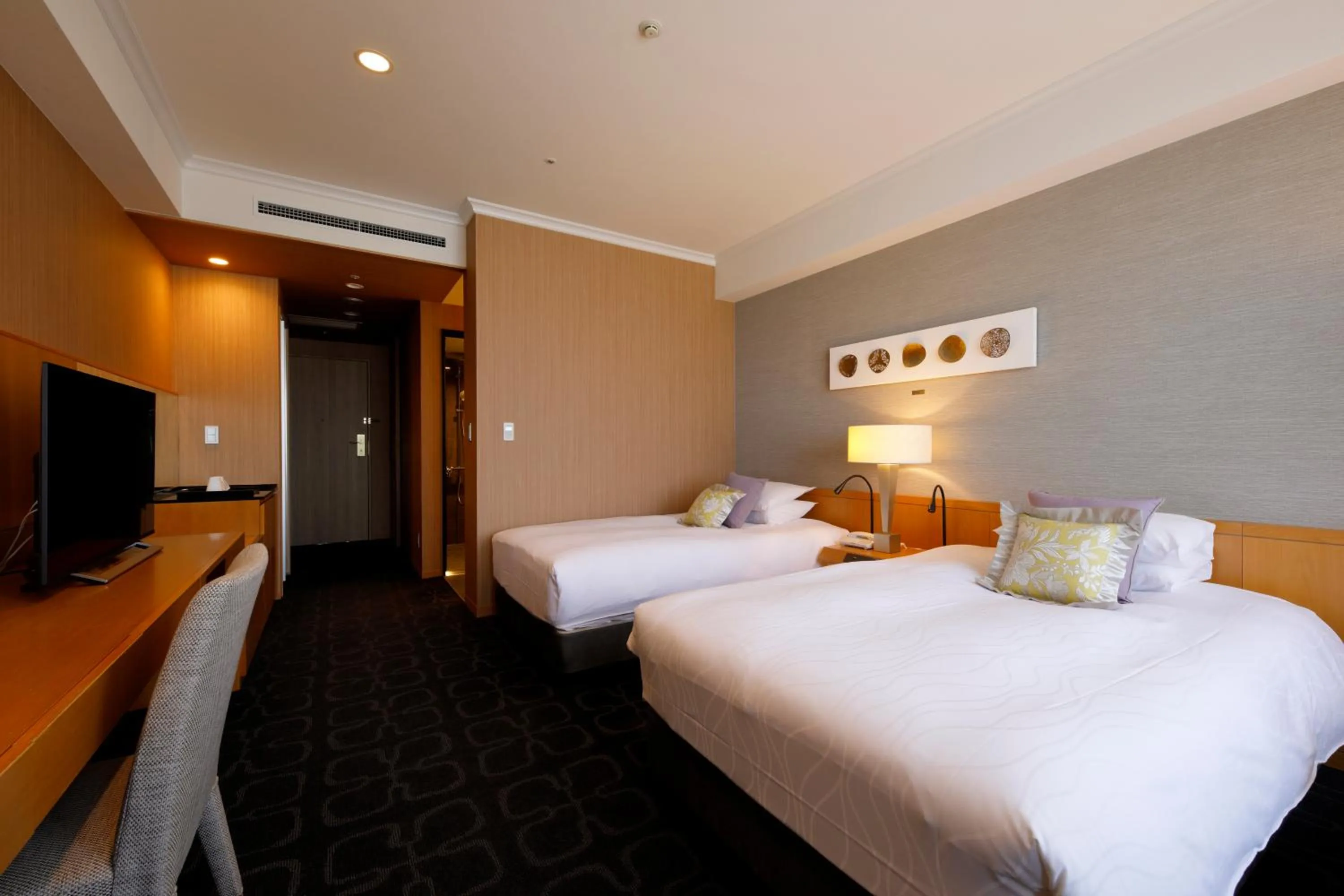 Photo of the whole room, Bed in Hotel Nikko Kanazawa