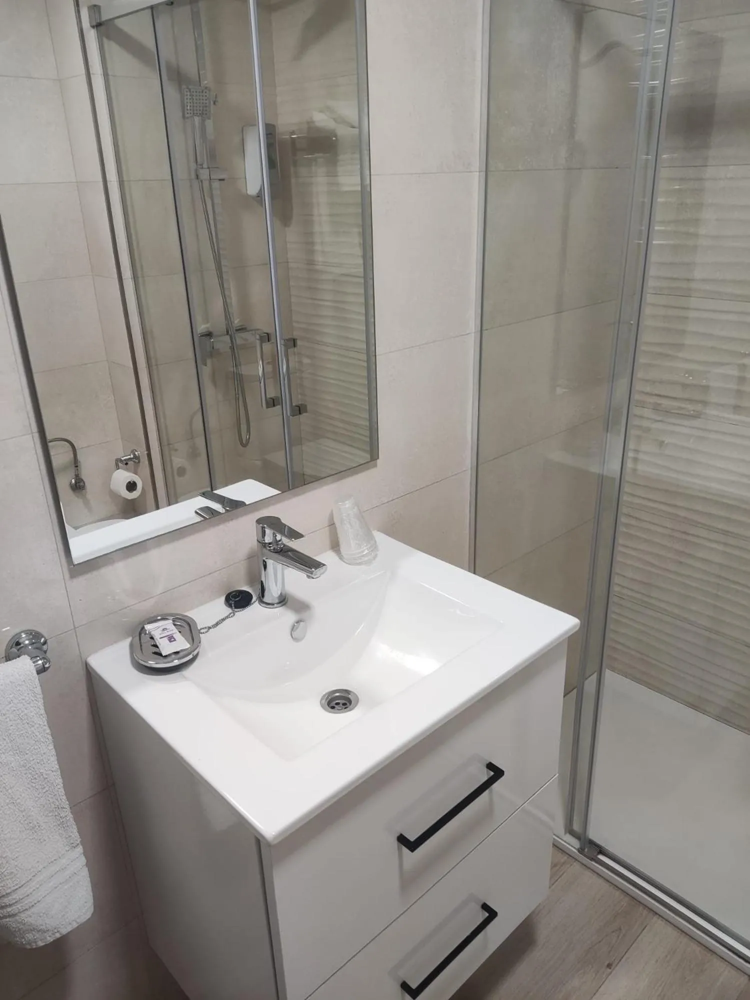 Shower in Hotel Rio Mar