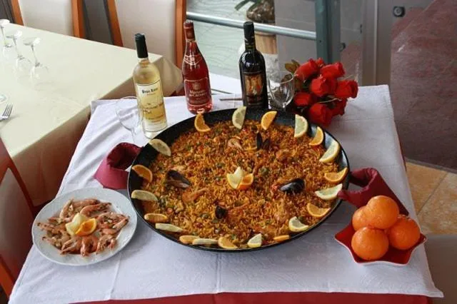 Restaurant/places to eat in Hotel Rio Mar