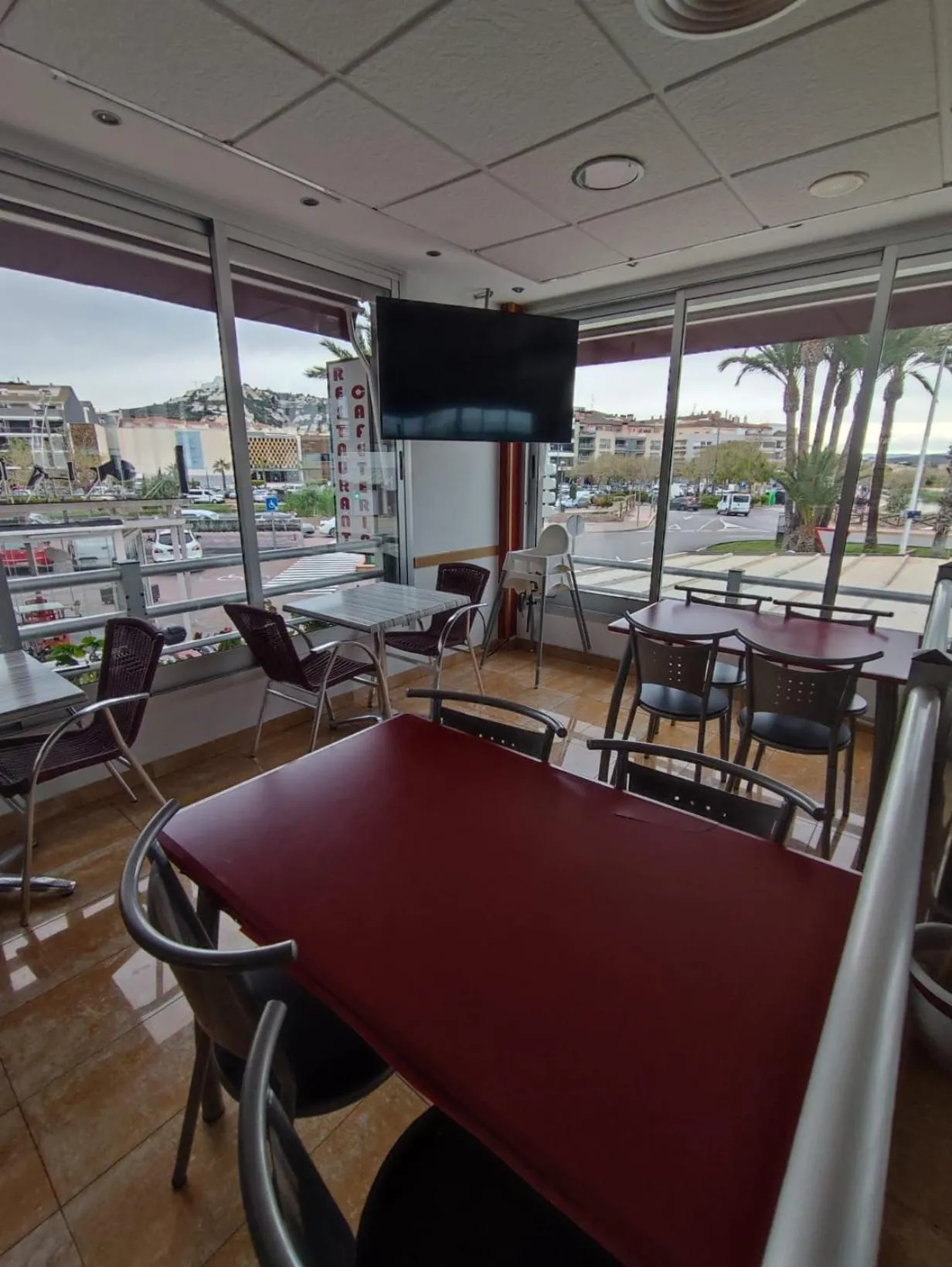 Restaurant/places to eat in Hotel Rio Mar