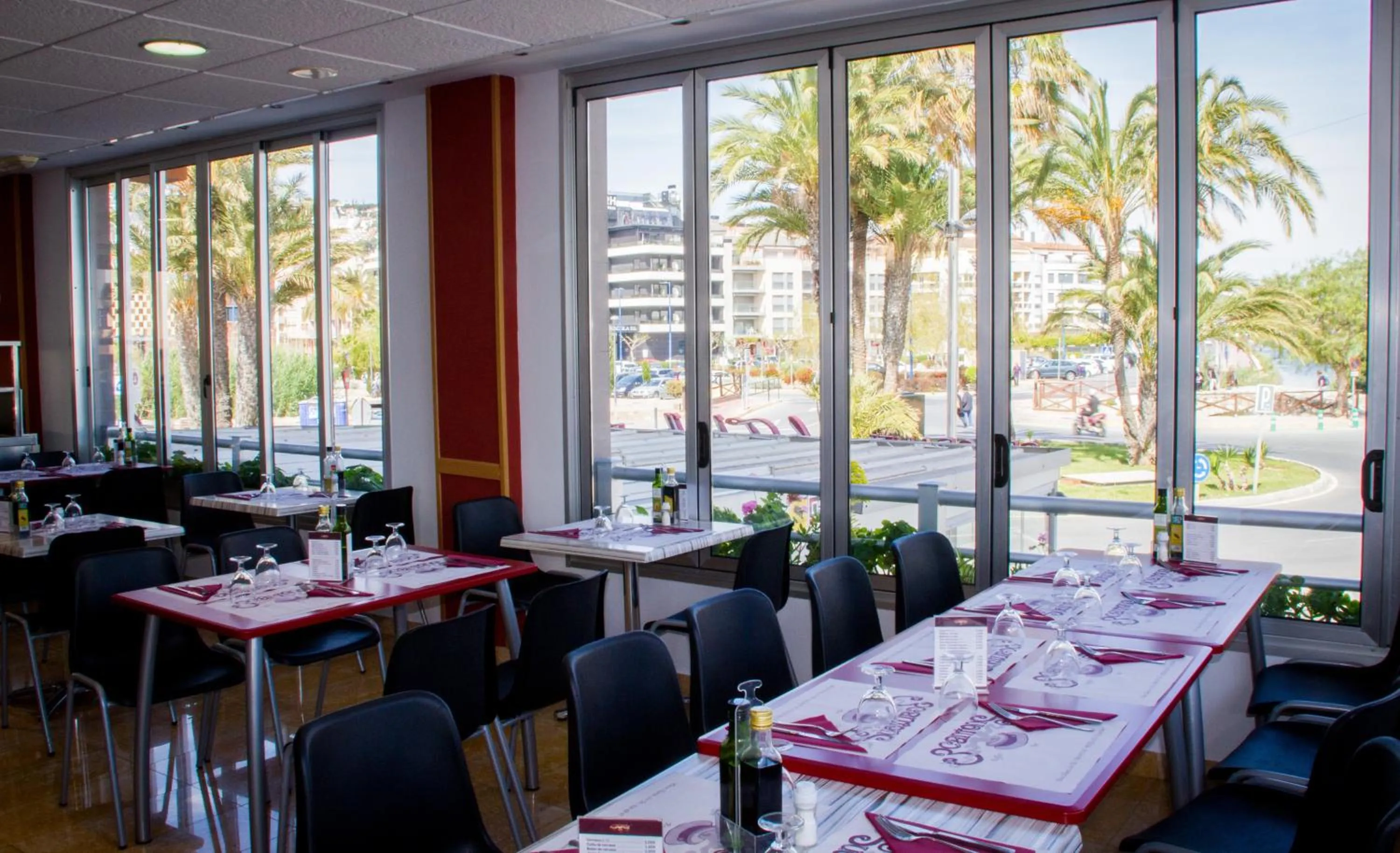 Restaurant/places to eat in Hotel Rio Mar