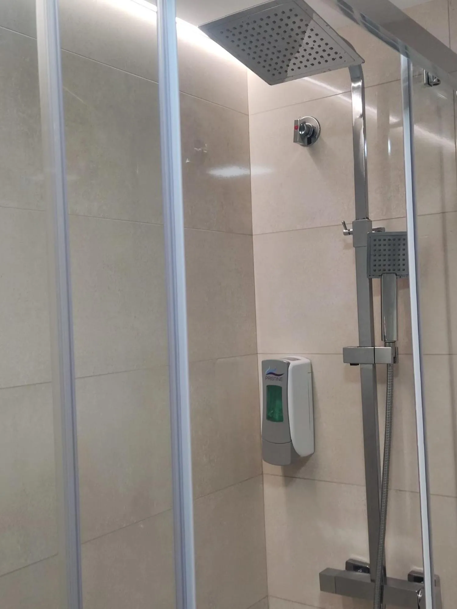 Shower in Hotel Rio Mar