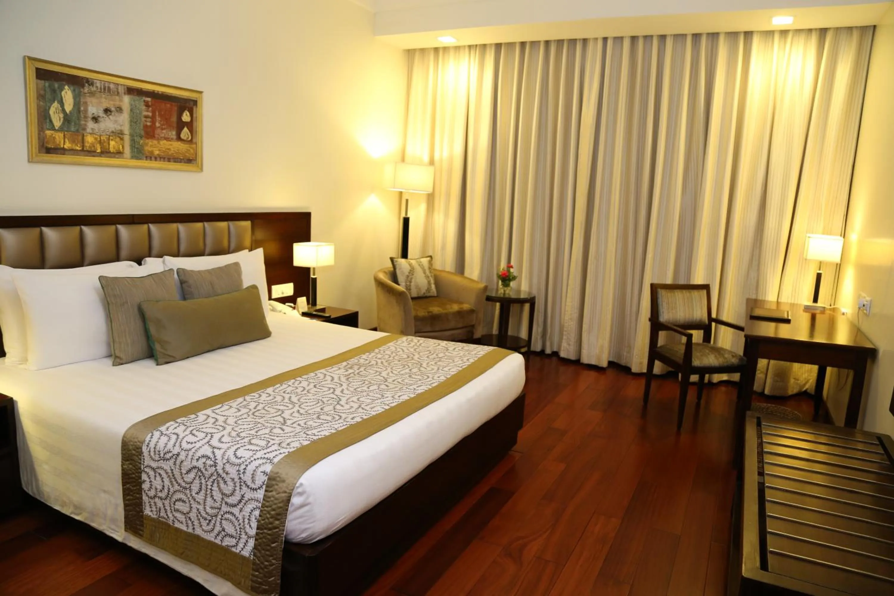 Photo of the whole room, Bed in Jaypee Residency Manor