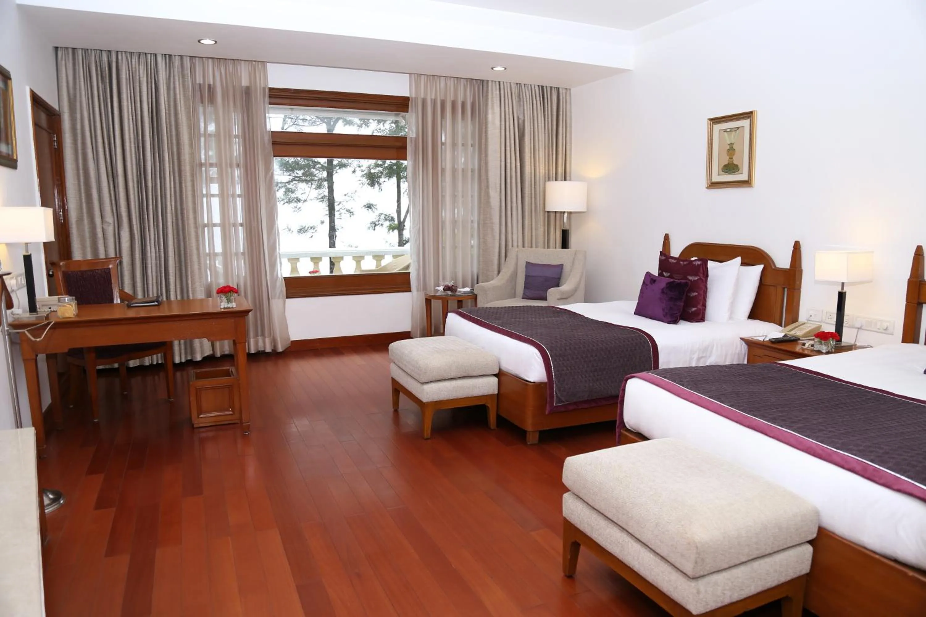 Photo of the whole room, Bed in Jaypee Residency Manor