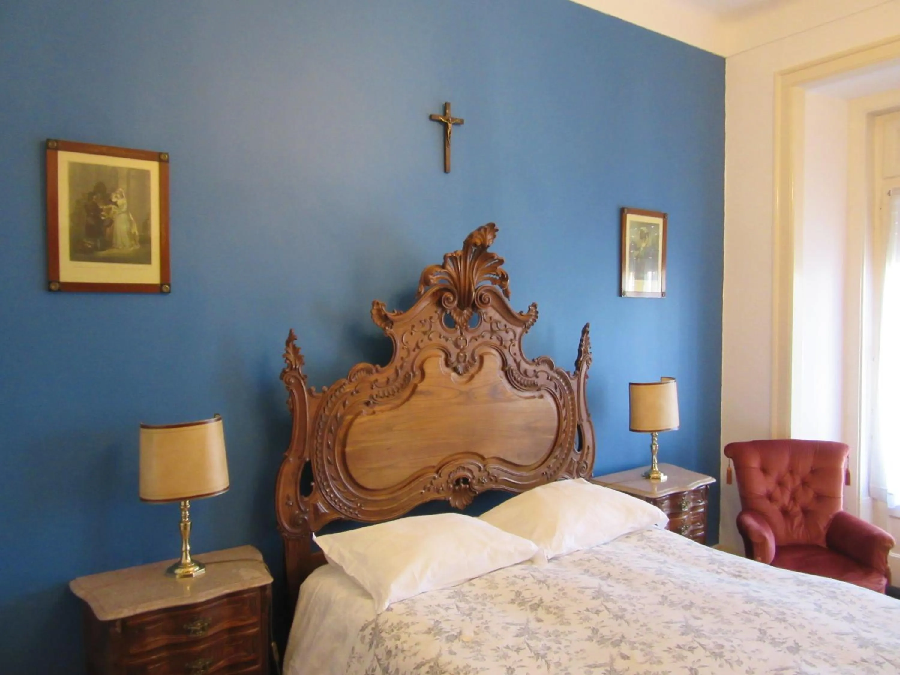 Decorative detail, Bed in Family Macedo