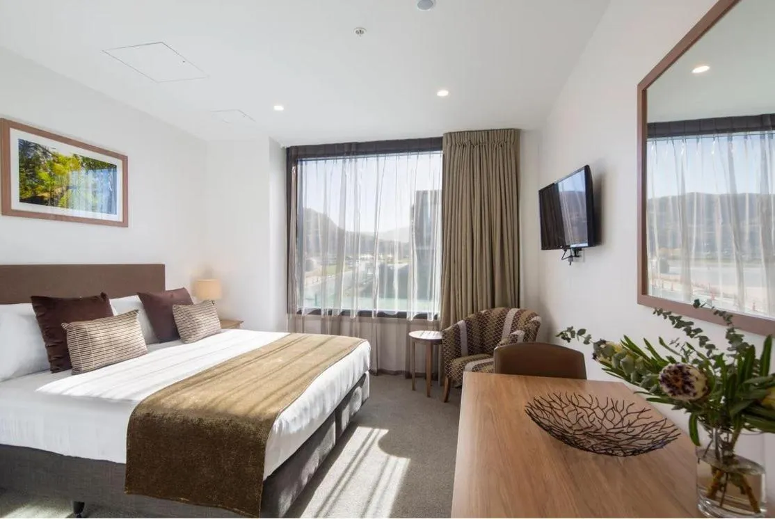 View (from property/room), Bed in Wyndham Garden Remarkables Park Queenstown