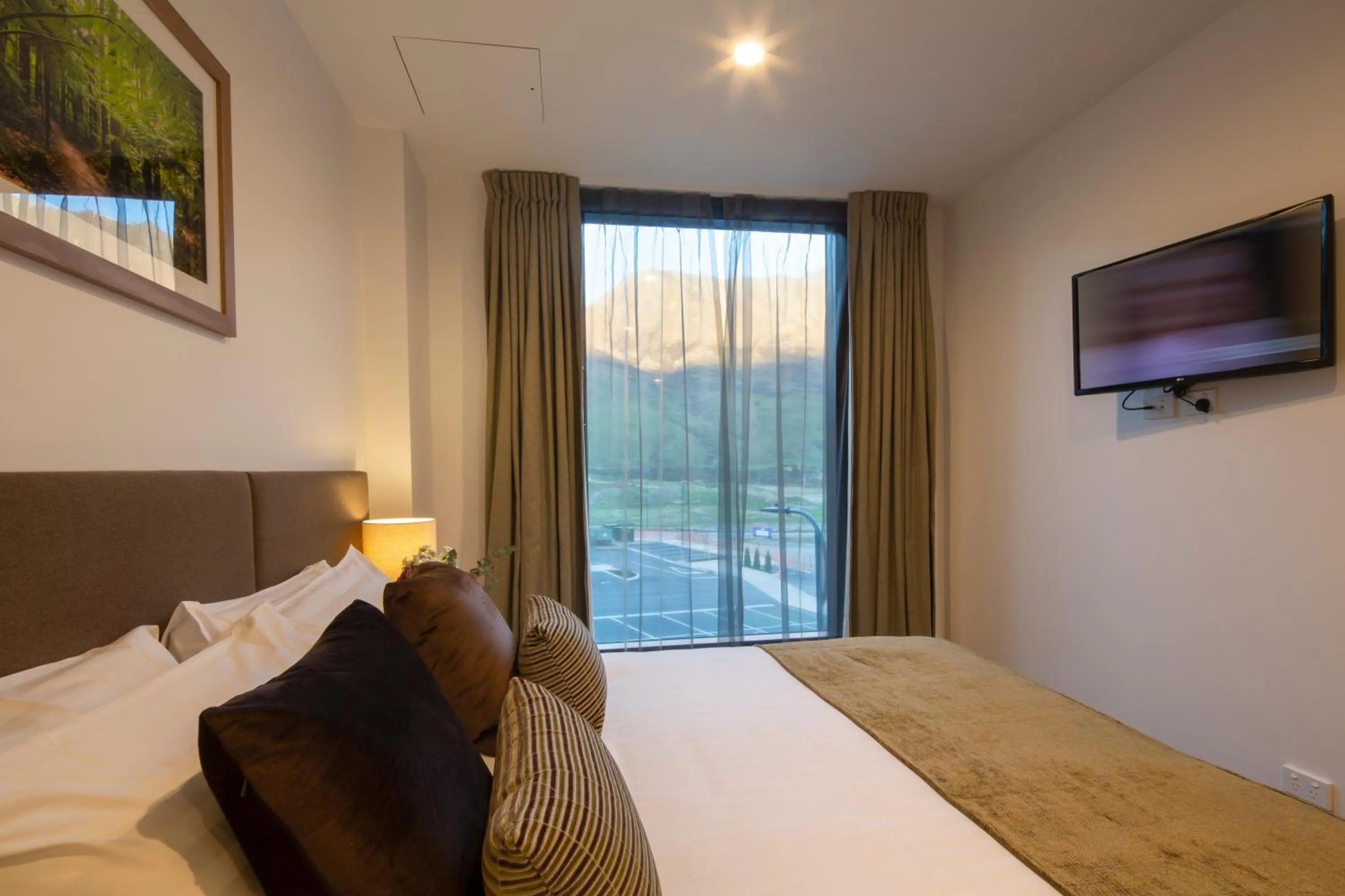 View (from property/room), Bed in Wyndham Garden Remarkables Park Queenstown