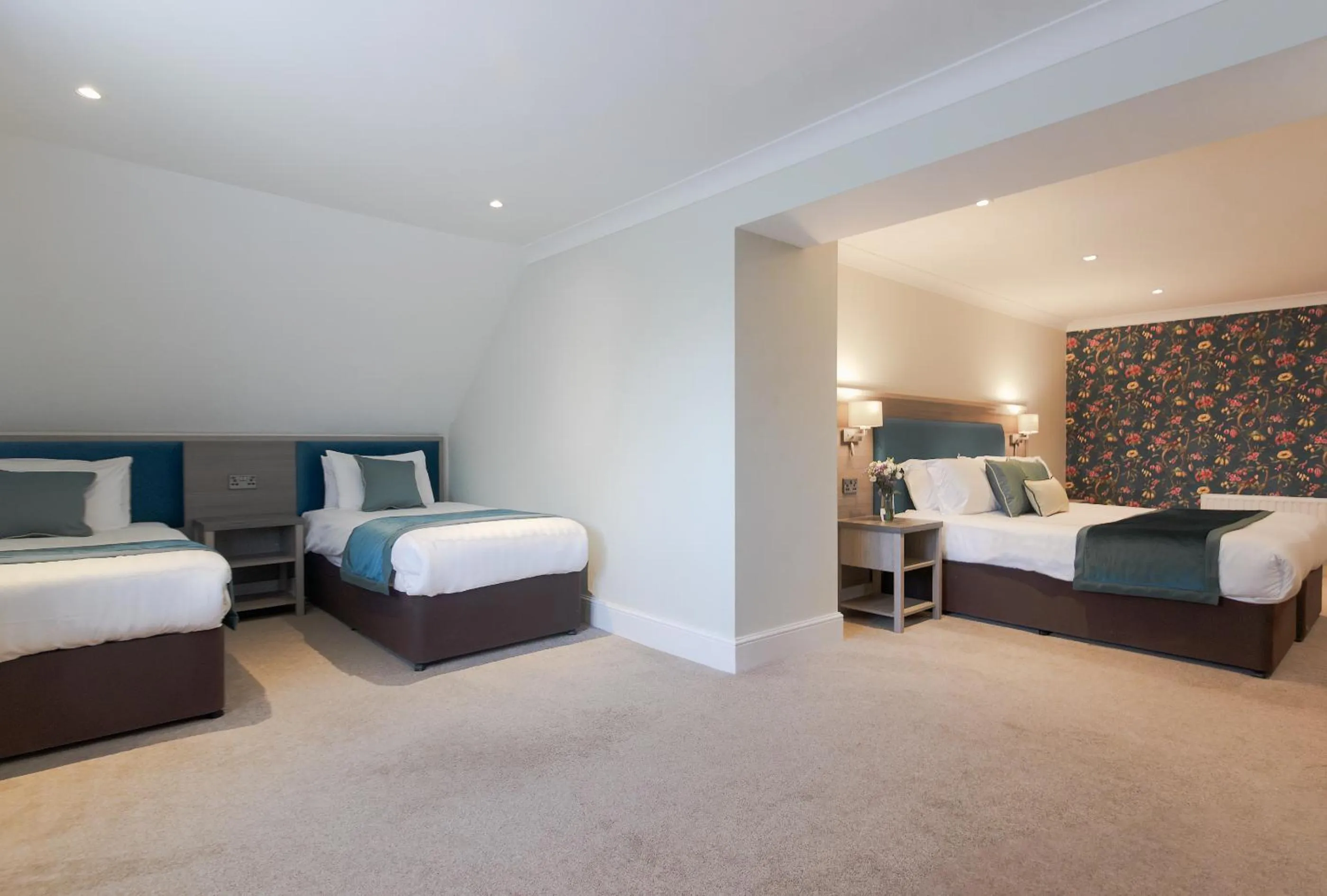 Family, Bed in The Holt Hotel