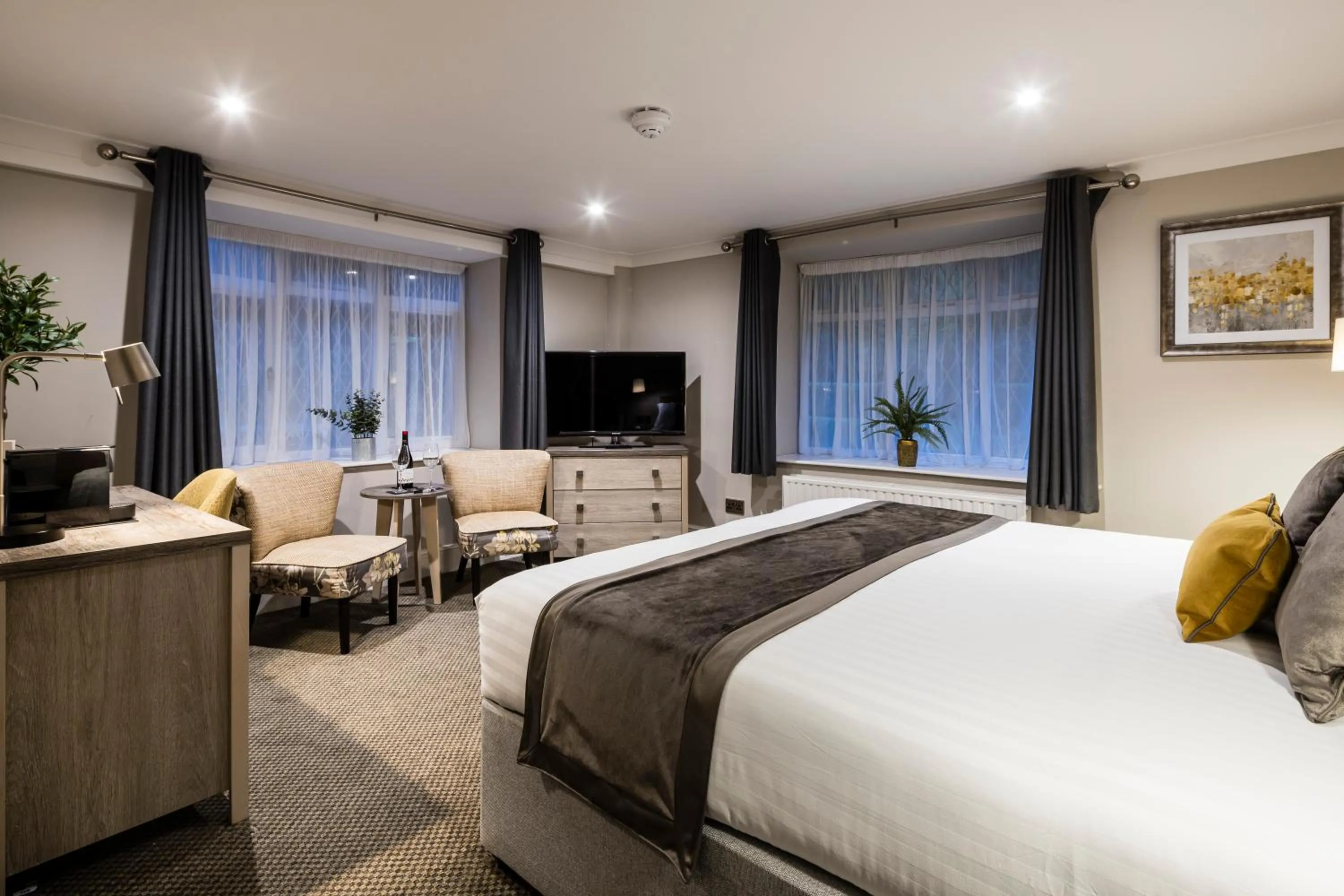 Bedroom, Bed in The Holt Hotel