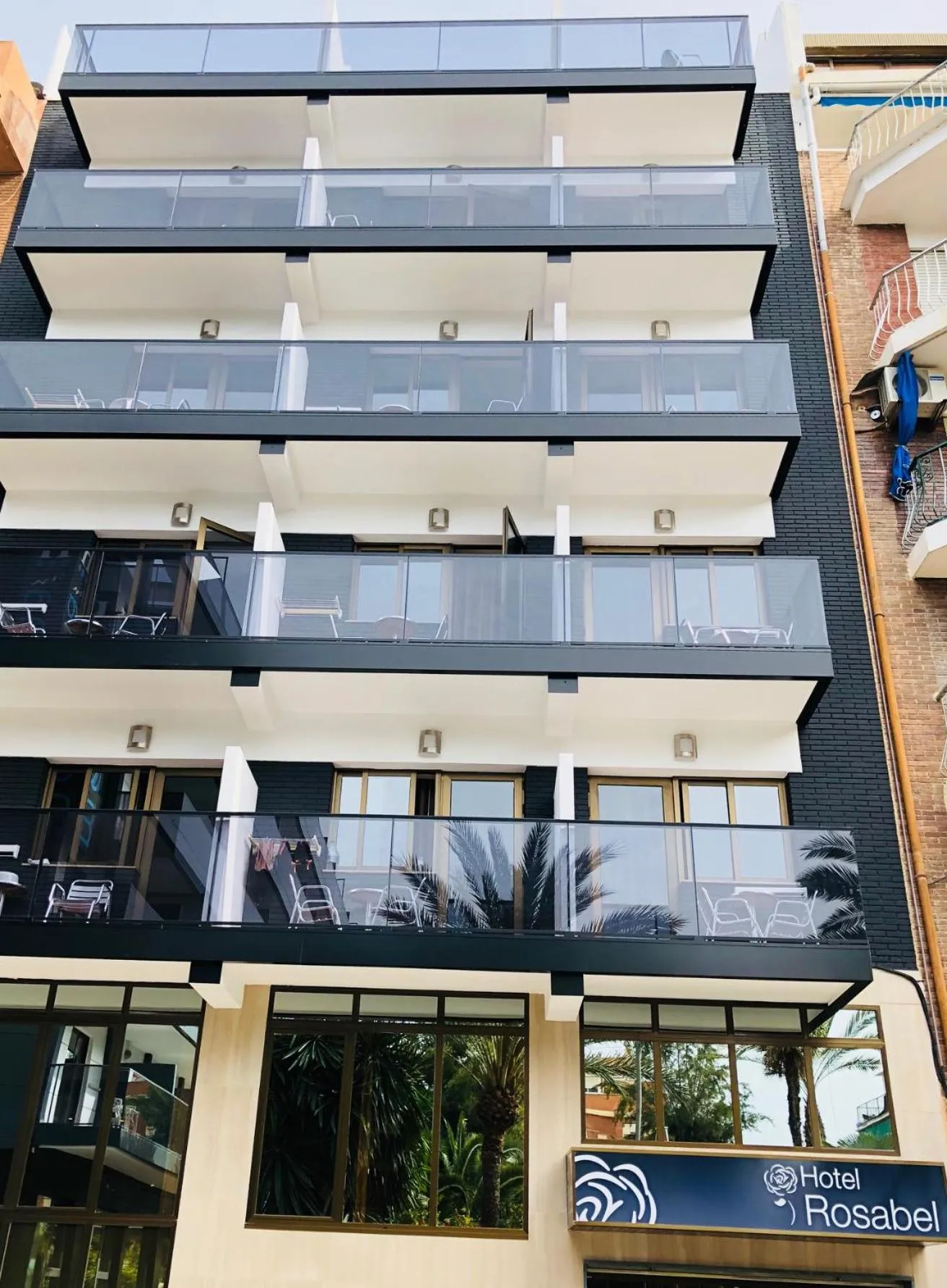 Facade/entrance in Rosabel