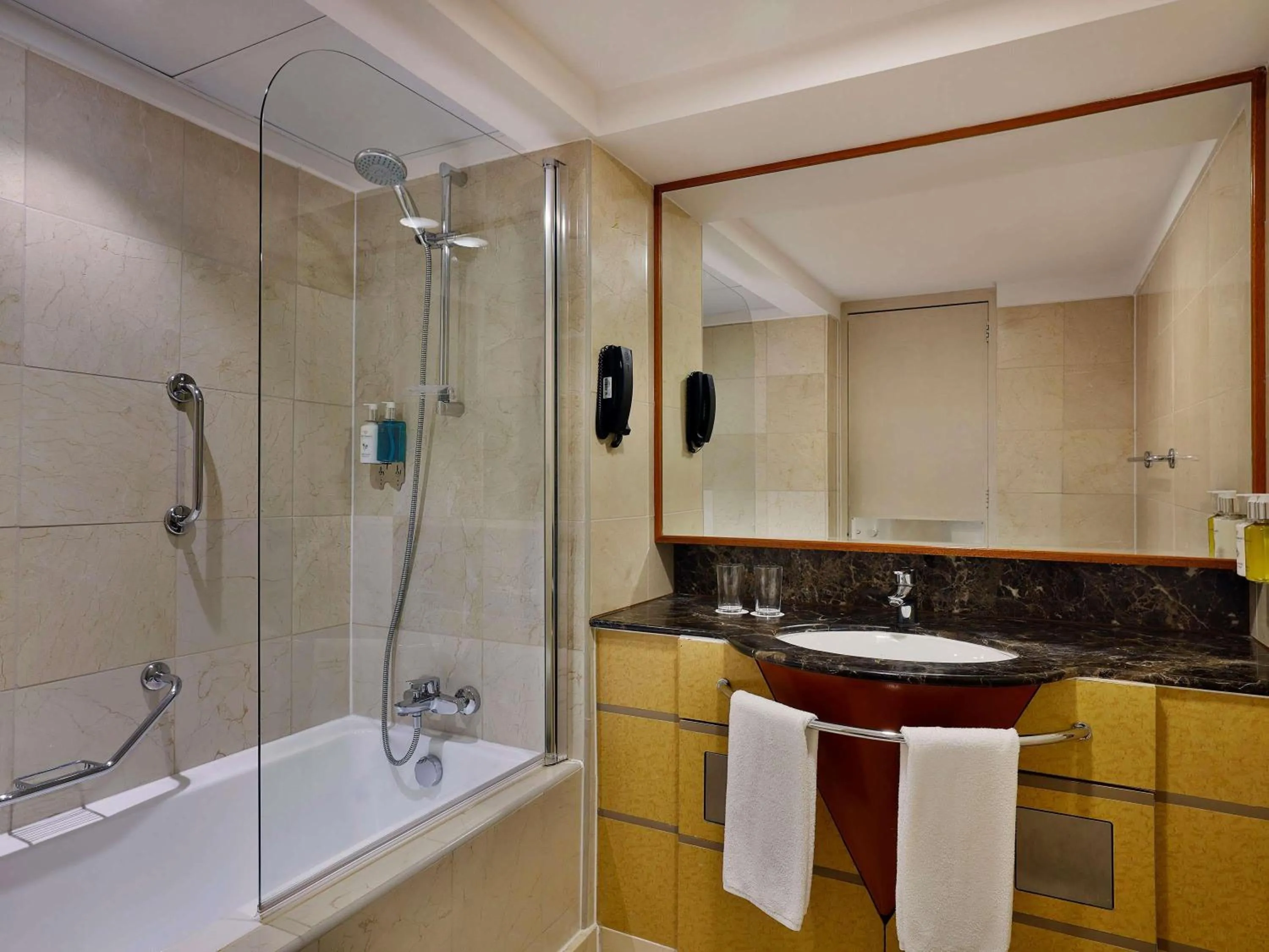 Bedroom in Queen Elizabeth 2 Hotel