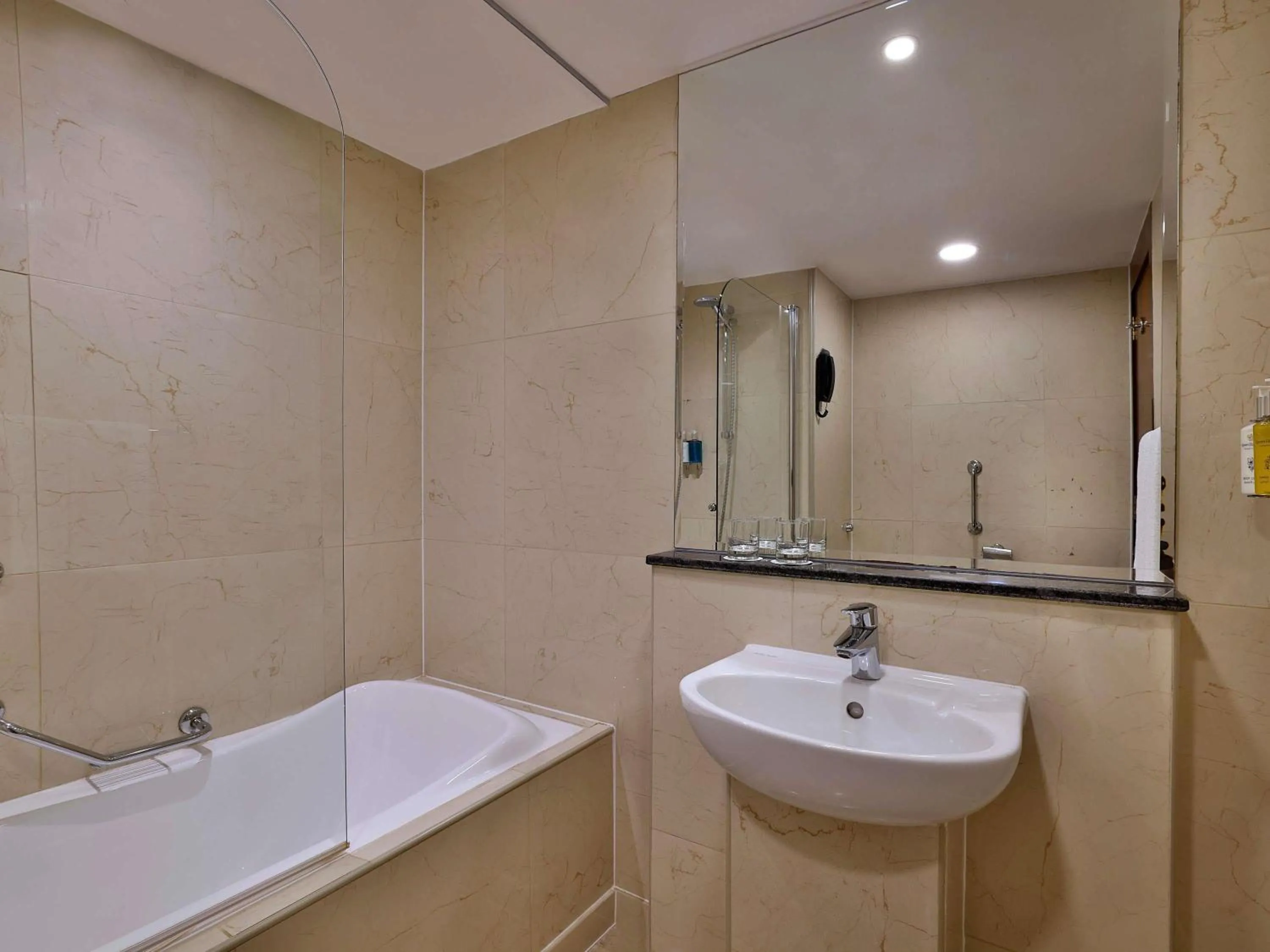 Bedroom in Queen Elizabeth 2 Hotel