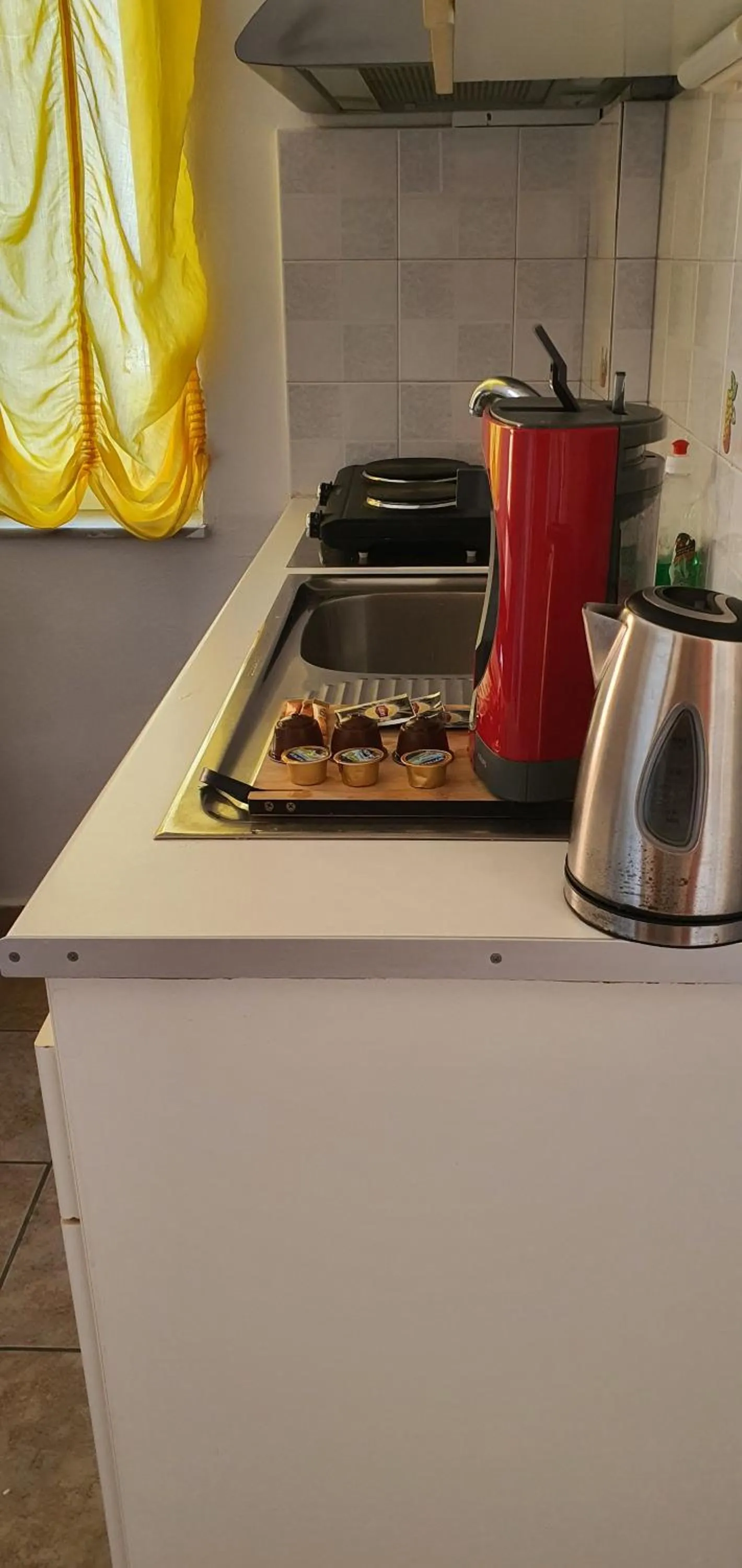 Coffee/tea facilities in Stella Apartments