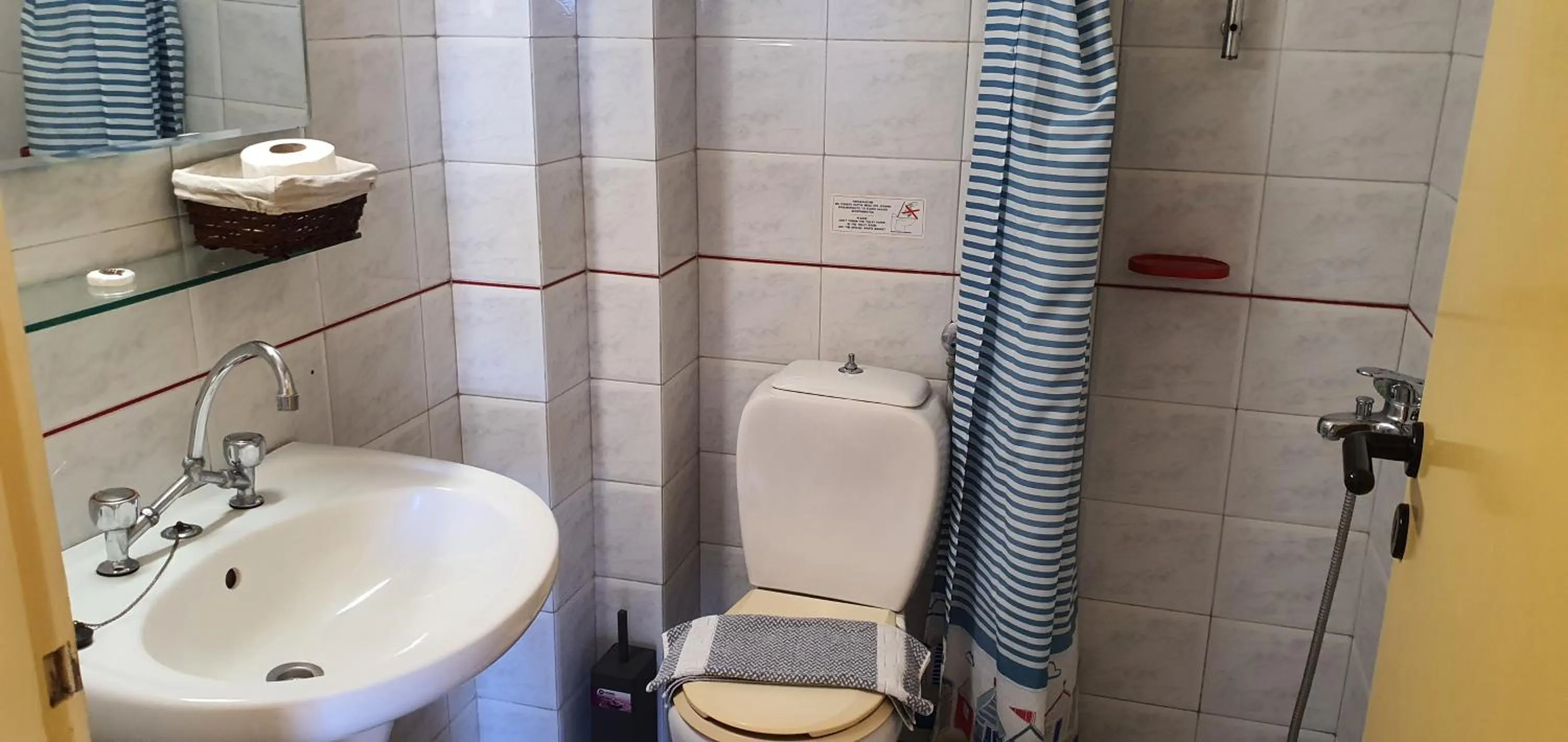 Shower in Stella Apartments