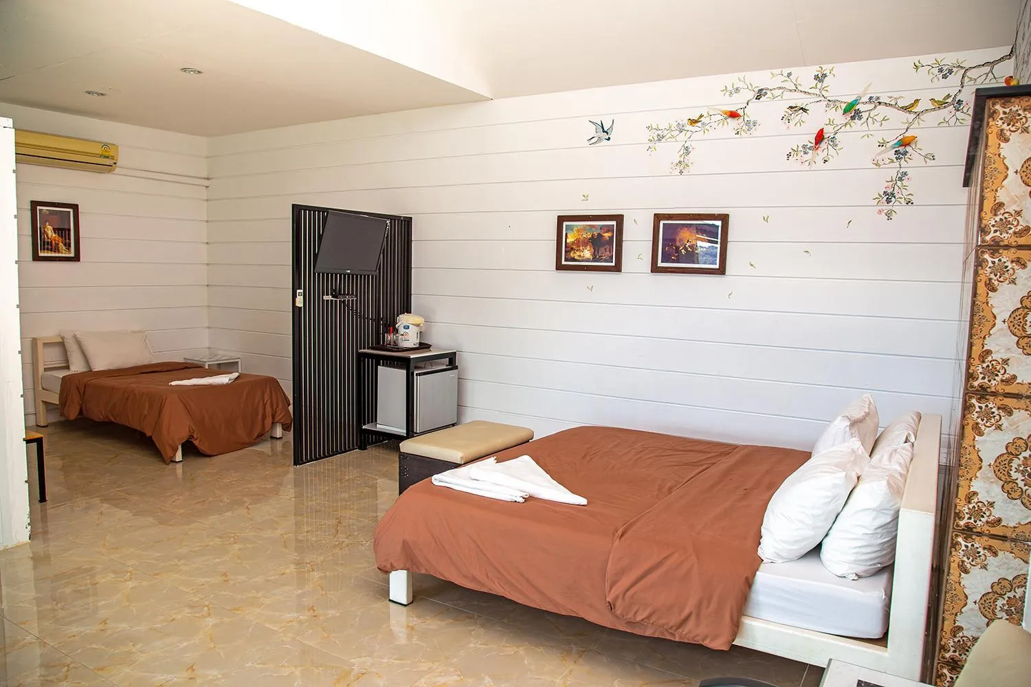 Bedroom, Bed in Yoko River Kwai Resort