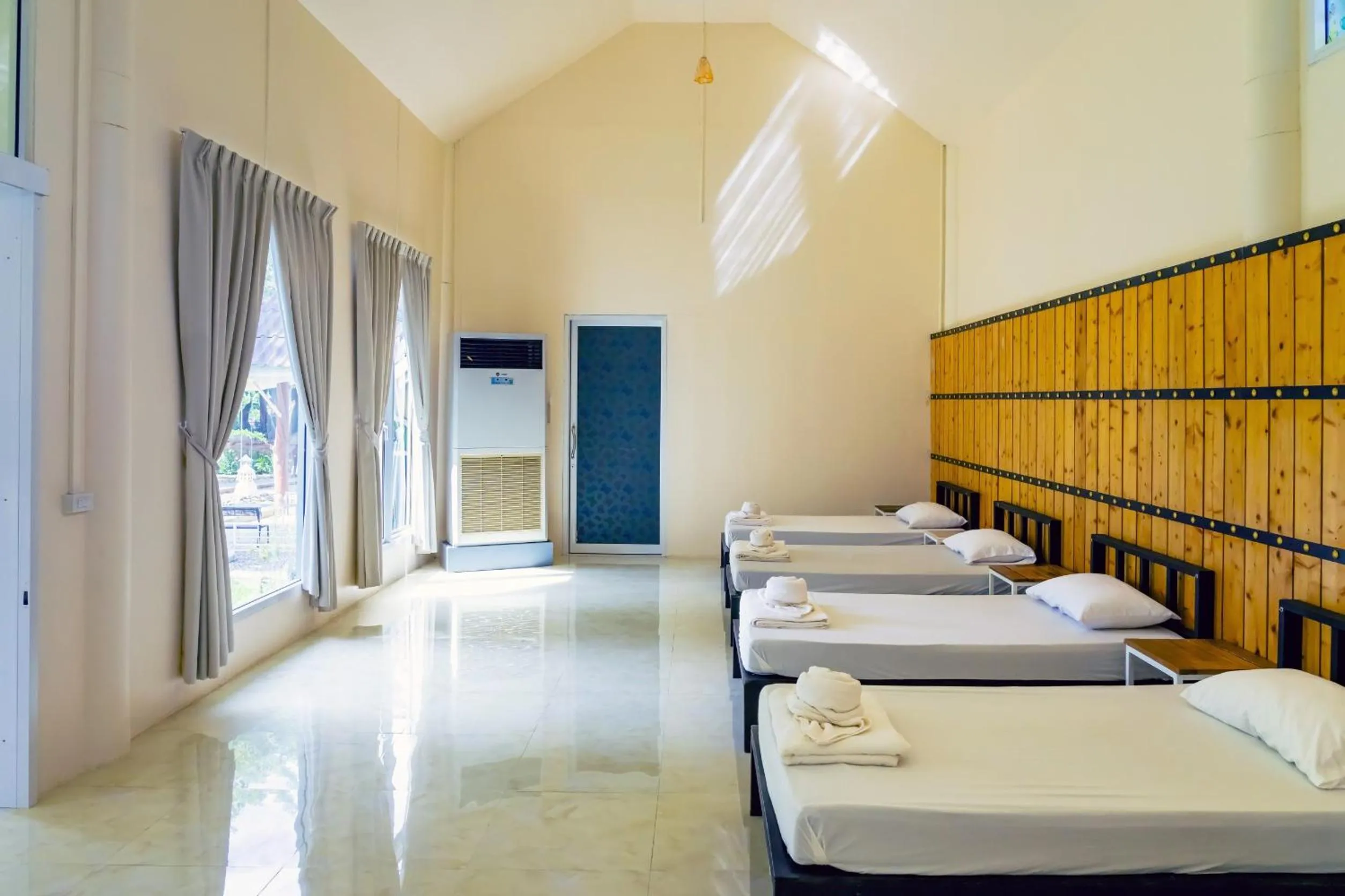 Bedroom, Bed in Yoko River Kwai Resort