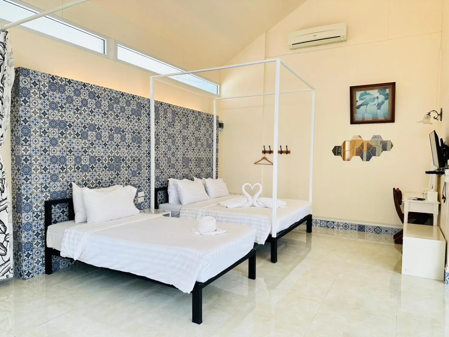 Bedroom, Bed in Yoko River Kwai Resort