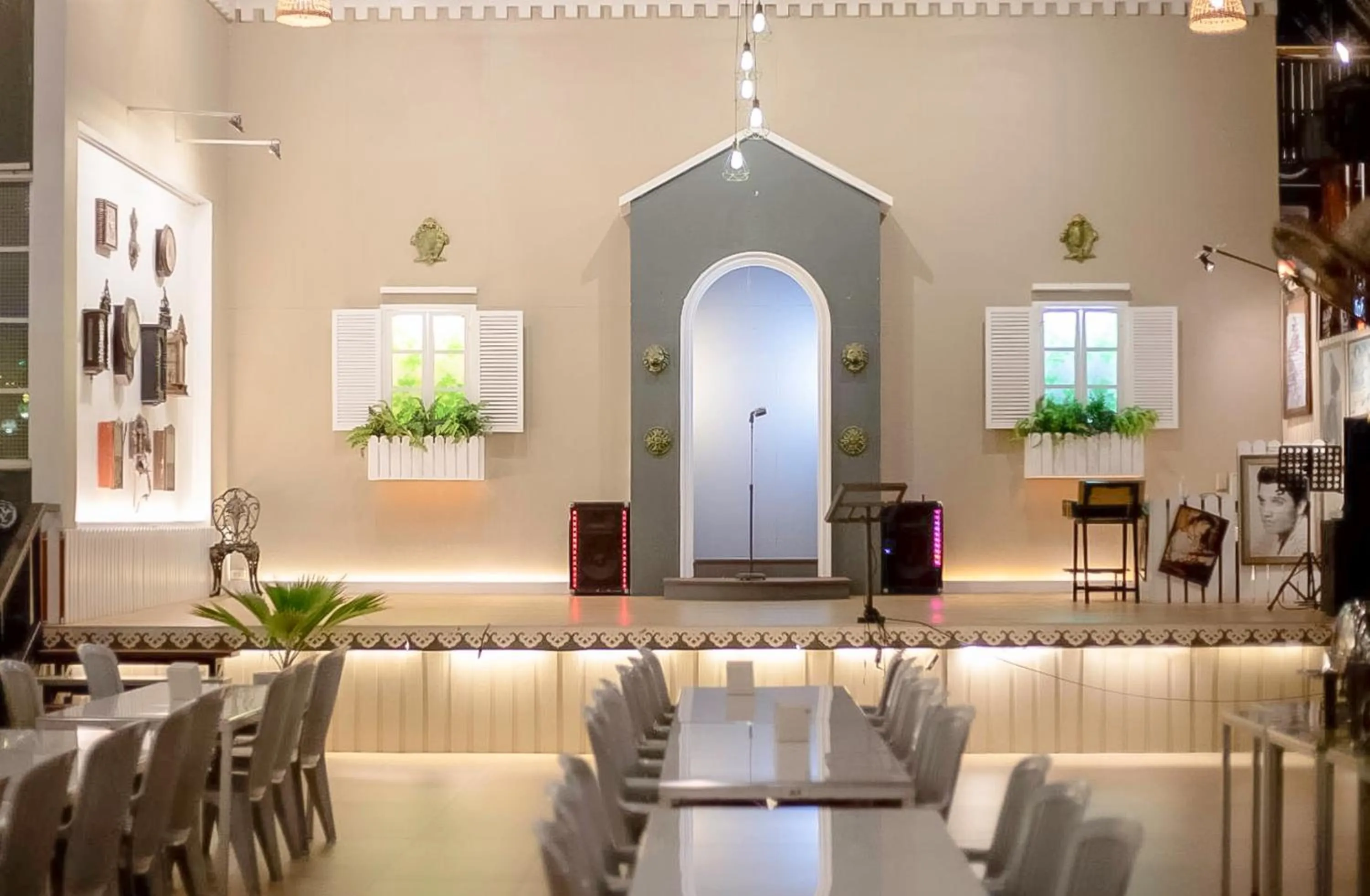 Restaurant/places to eat in Yoko River Kwai Resort