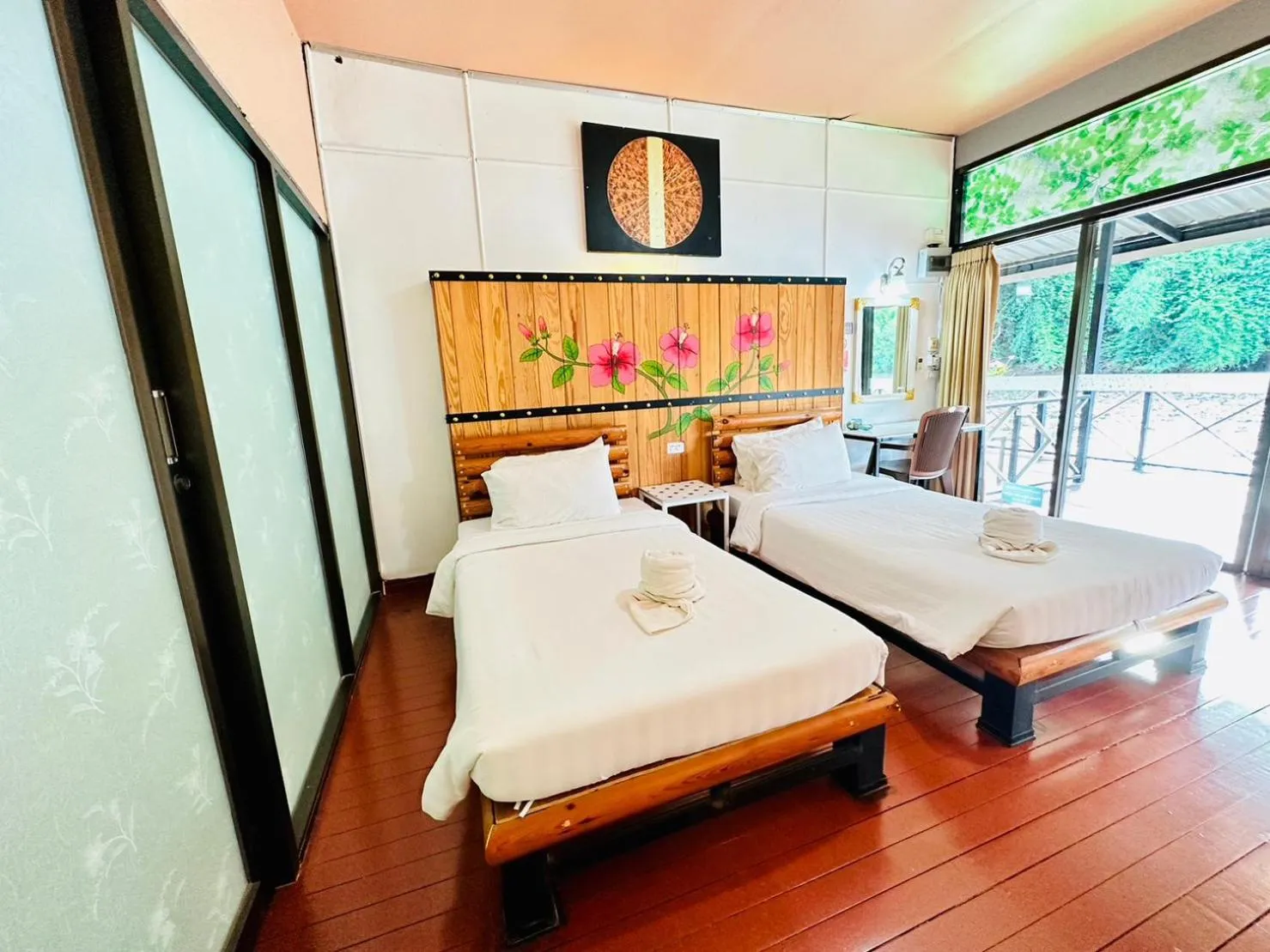 Bedroom, Bed in Yoko River Kwai Resort