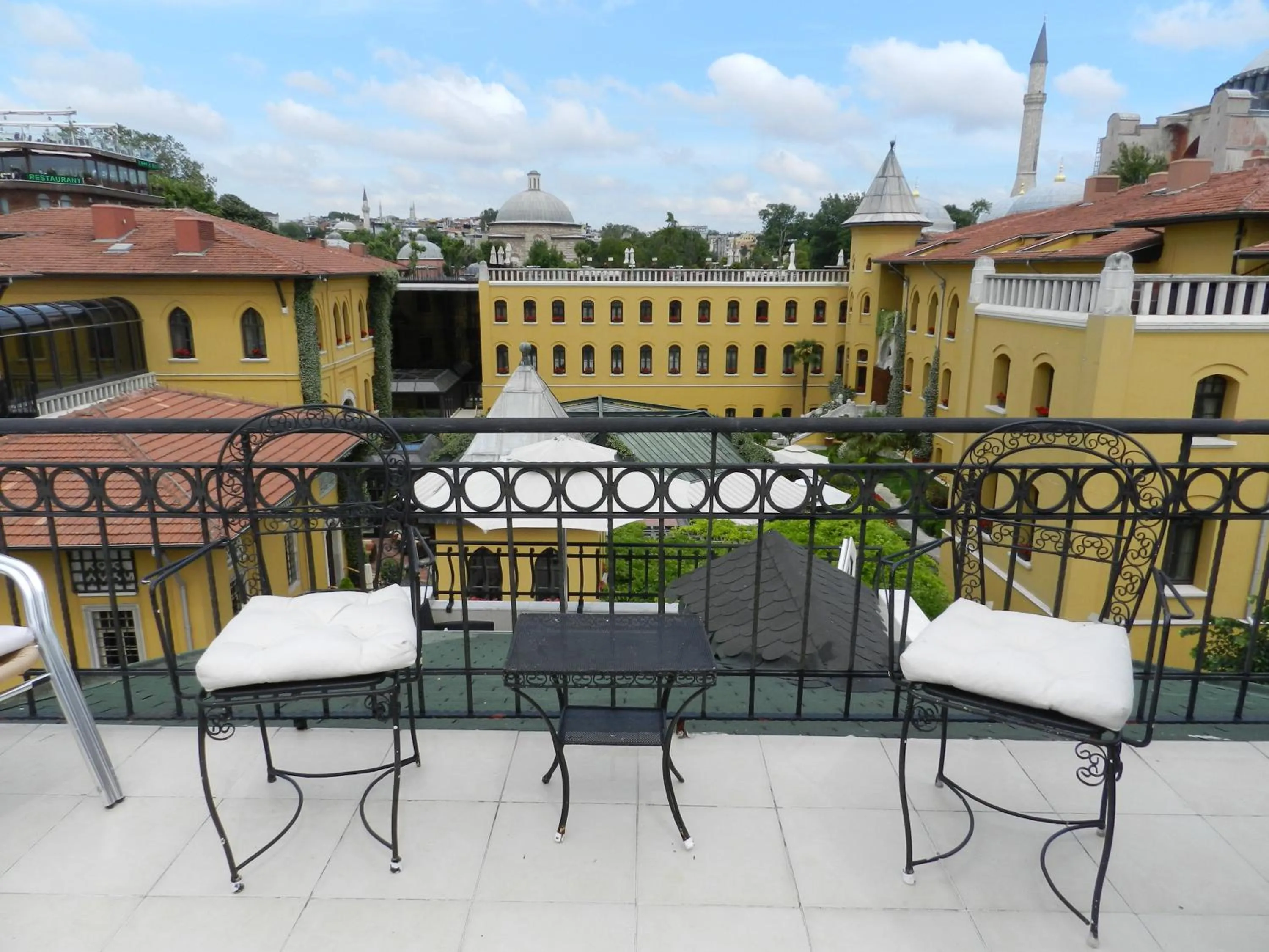 Balcony/Terrace in Berk Guest House - Grandma's House