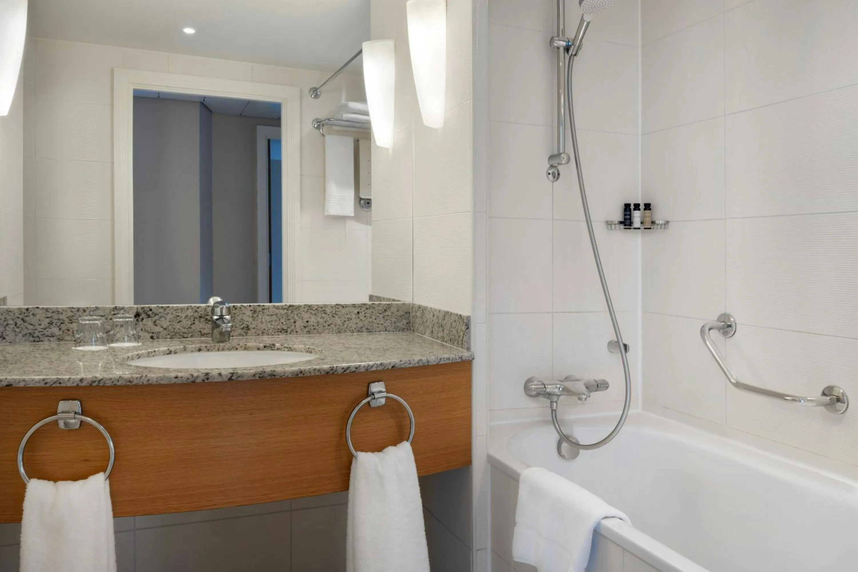 Photo of the whole room in Marriott Executive Apartments London, Canary Wharf