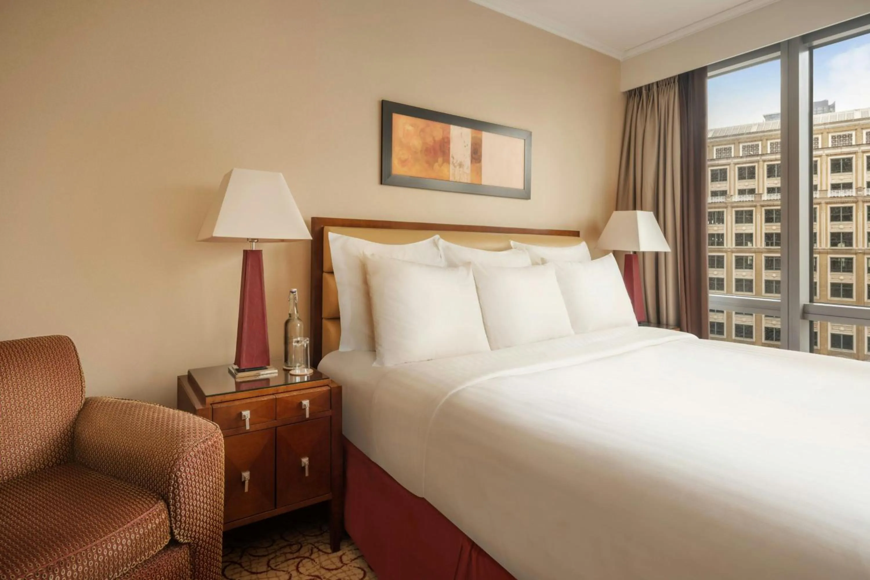 Photo of the whole room, Bed in Marriott Executive Apartments London, Canary Wharf