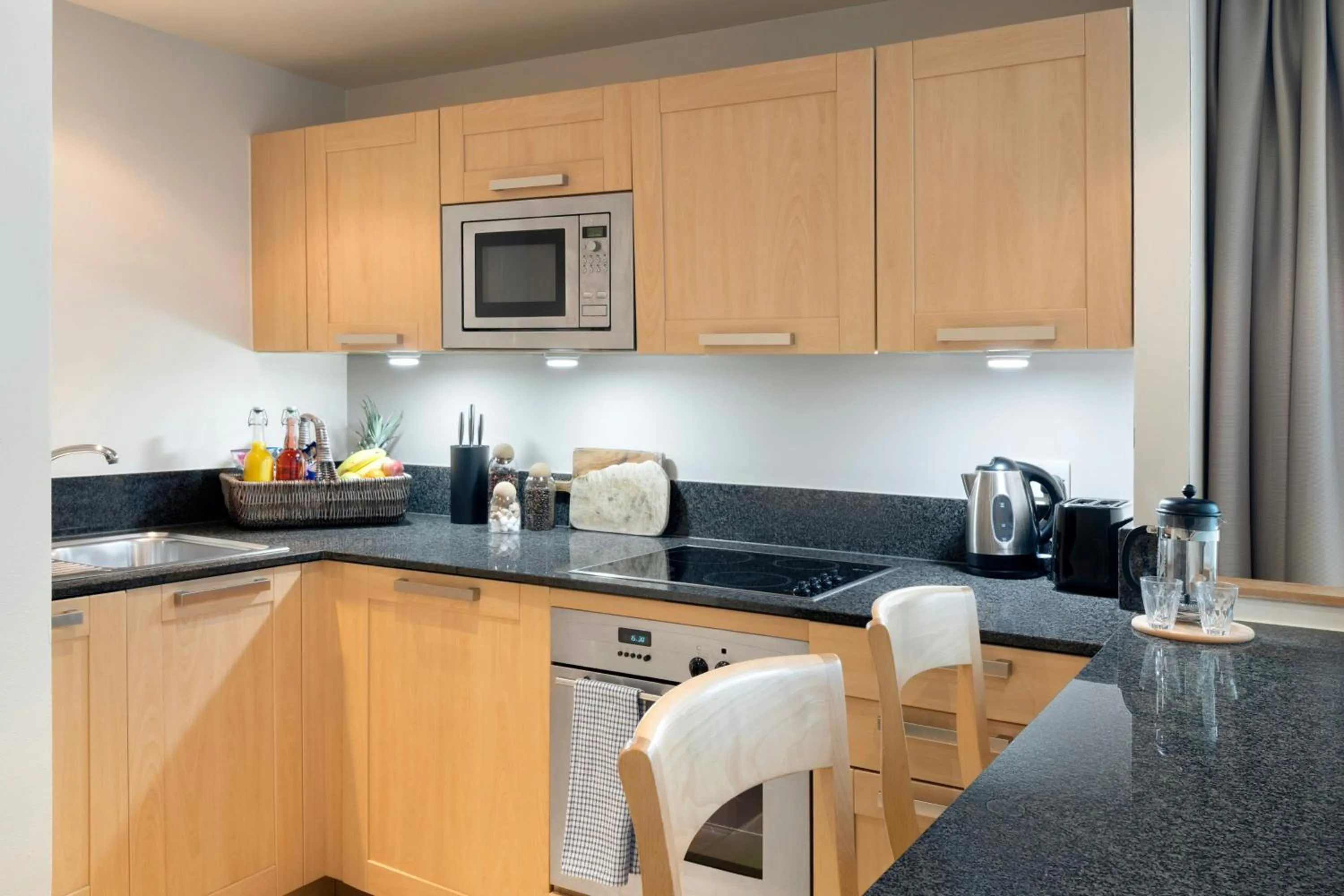 Photo of the whole room in Marriott Executive Apartments London, Canary Wharf