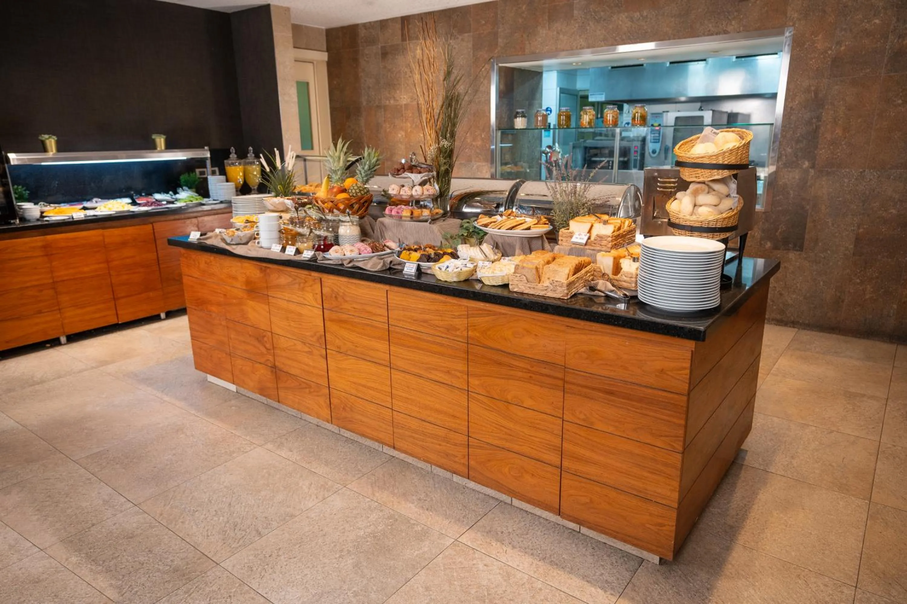 Breakfast in Hilton Garden Inn Santiago Airport