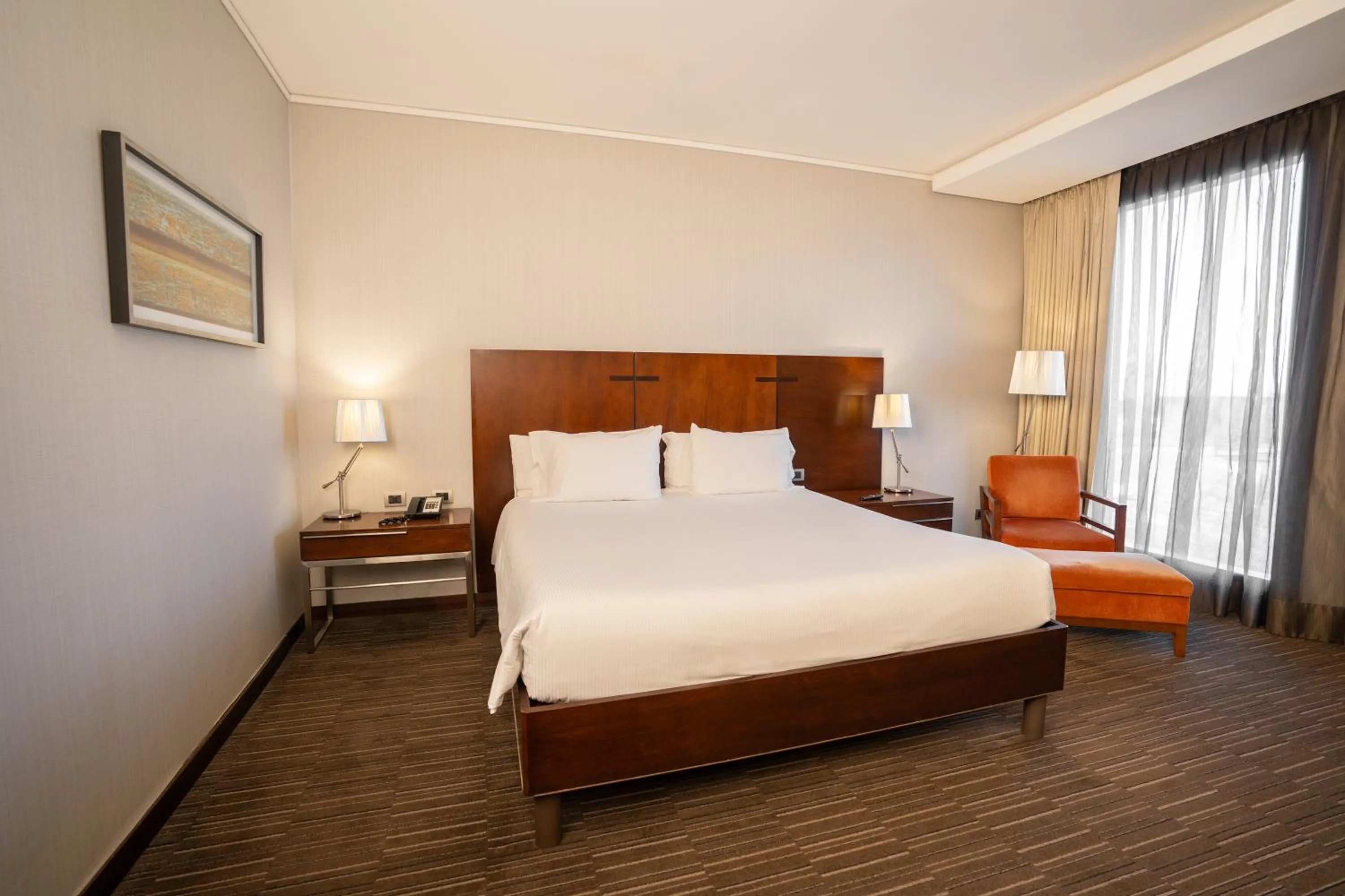 Bedroom, Bed in Hilton Garden Inn Santiago Airport