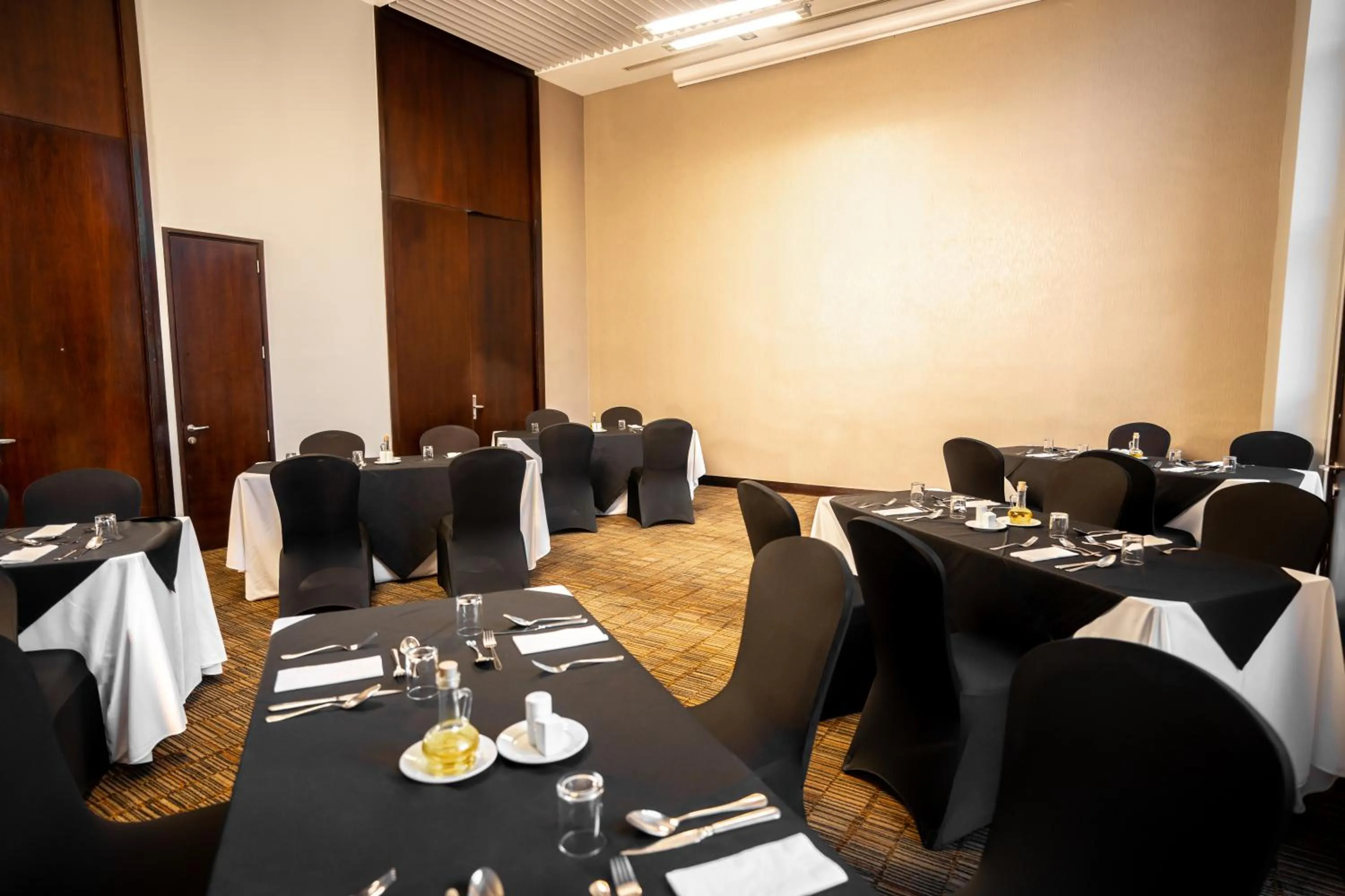 Meeting/conference room in Hilton Garden Inn Santiago Airport